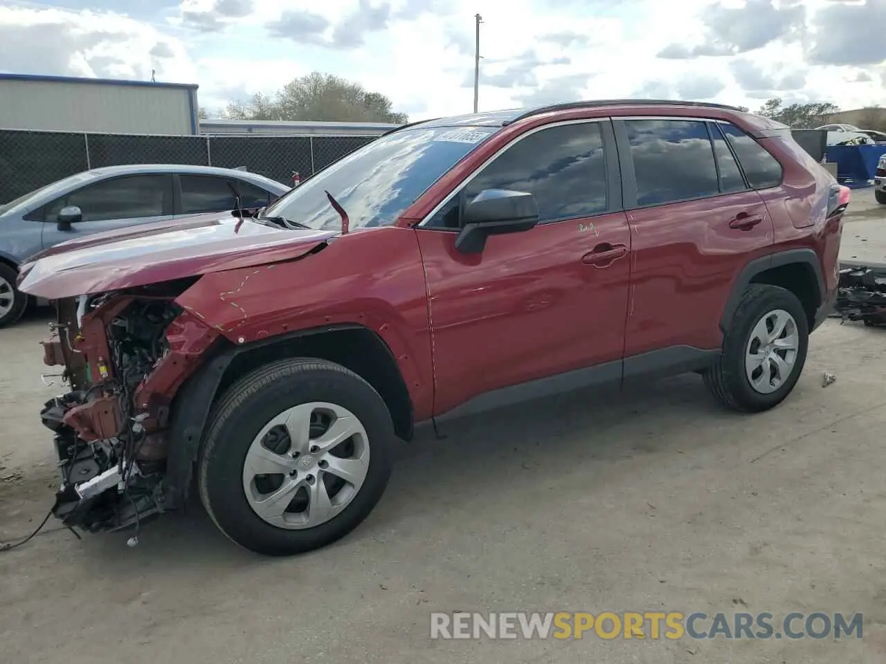 1 Photograph of a damaged car 2T3H1RFV0KW040990 TOYOTA RAV4 2019