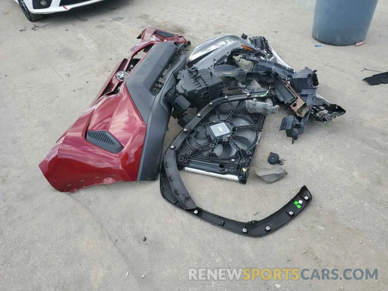 13 Photograph of a damaged car 2T3H1RFV0KW040990 TOYOTA RAV4 2019
