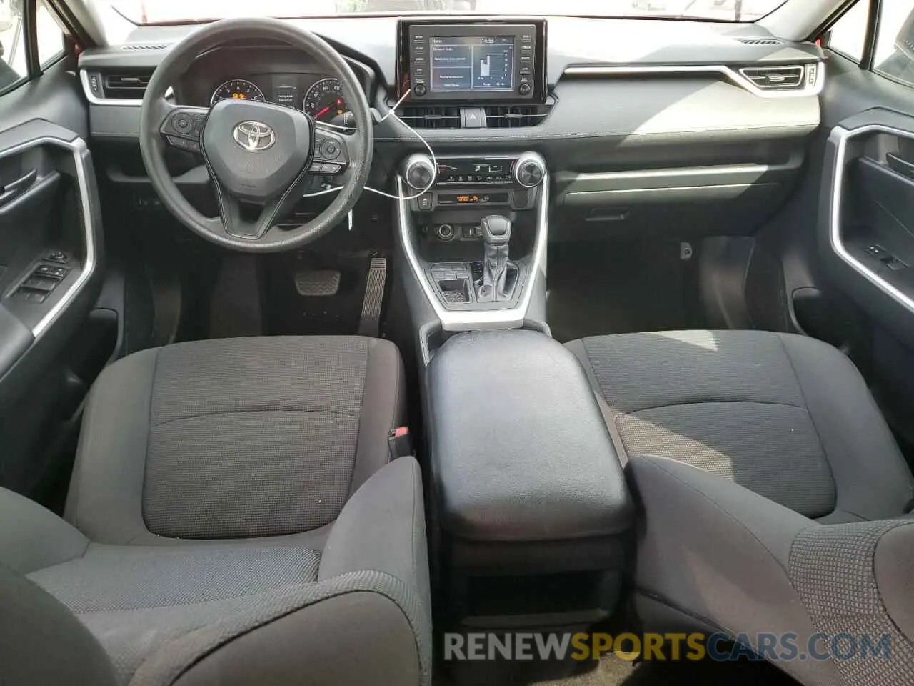 8 Photograph of a damaged car 2T3H1RFV0KW040990 TOYOTA RAV4 2019