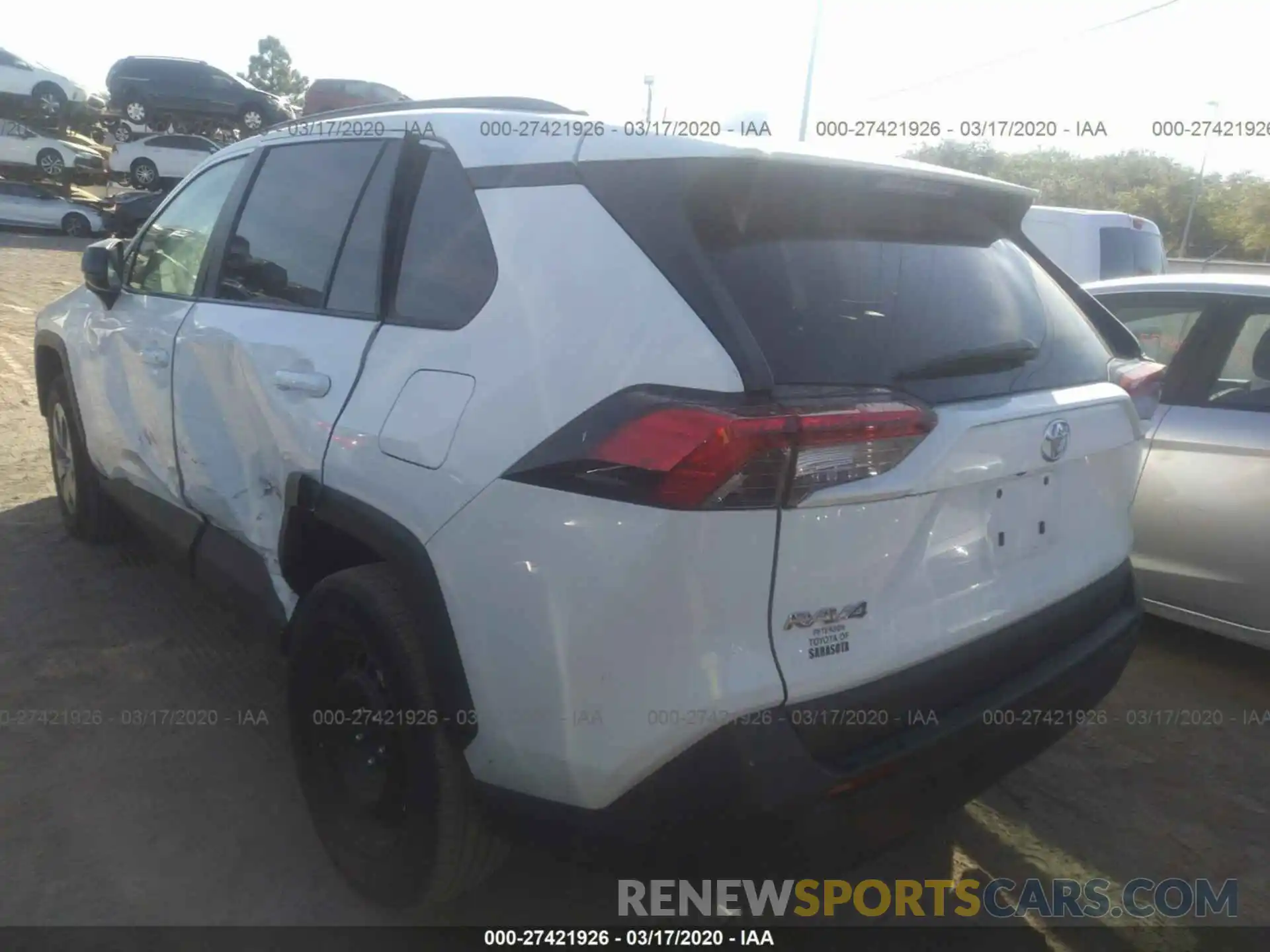 3 Photograph of a damaged car 2T3H1RFV0KW041010 TOYOTA RAV4 2019