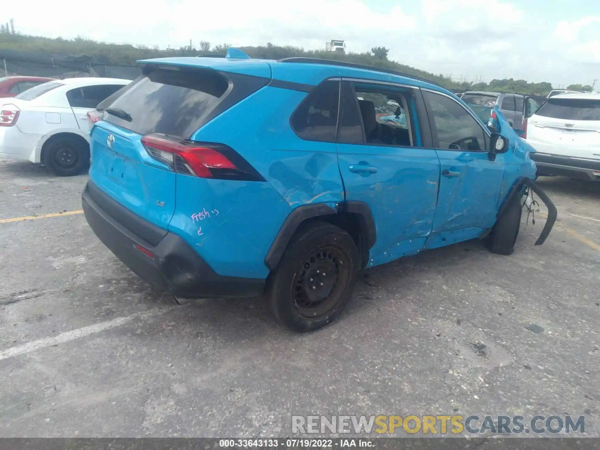 4 Photograph of a damaged car 2T3H1RFV0KW056672 TOYOTA RAV4 2019