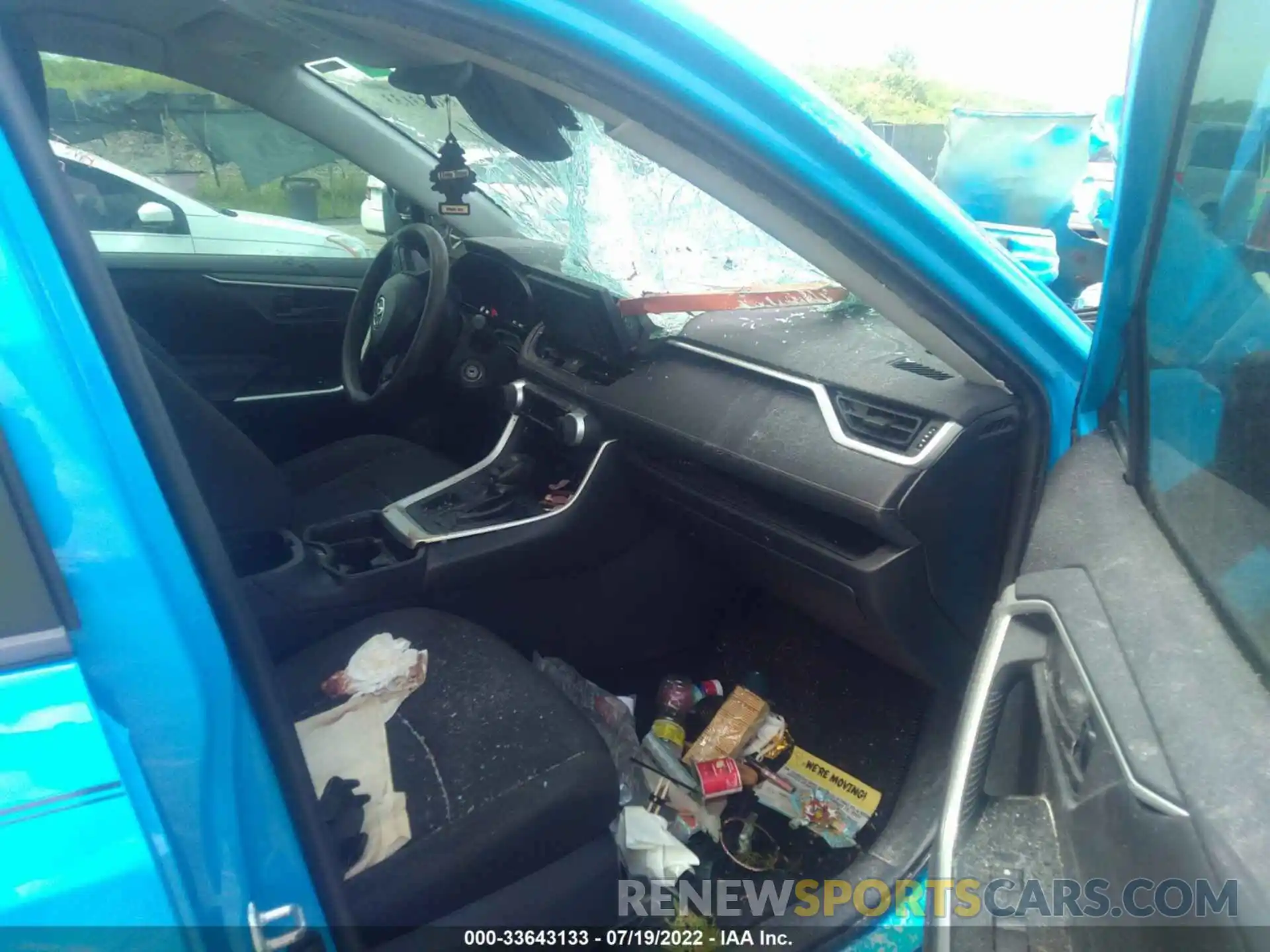 5 Photograph of a damaged car 2T3H1RFV0KW056672 TOYOTA RAV4 2019