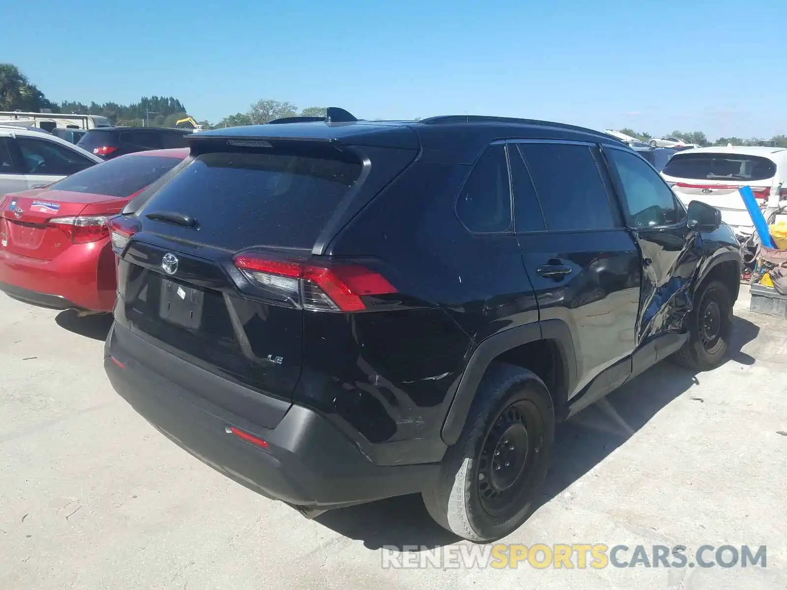 4 Photograph of a damaged car 2T3H1RFV0KW057143 TOYOTA RAV4 2019