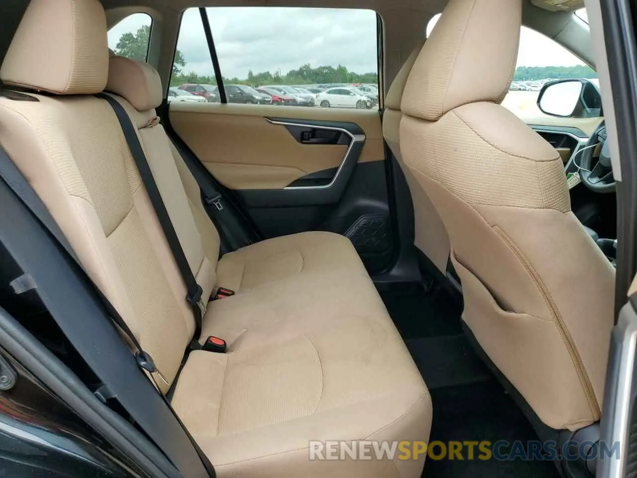 11 Photograph of a damaged car 2T3H1RFV1KC013699 TOYOTA RAV4 2019