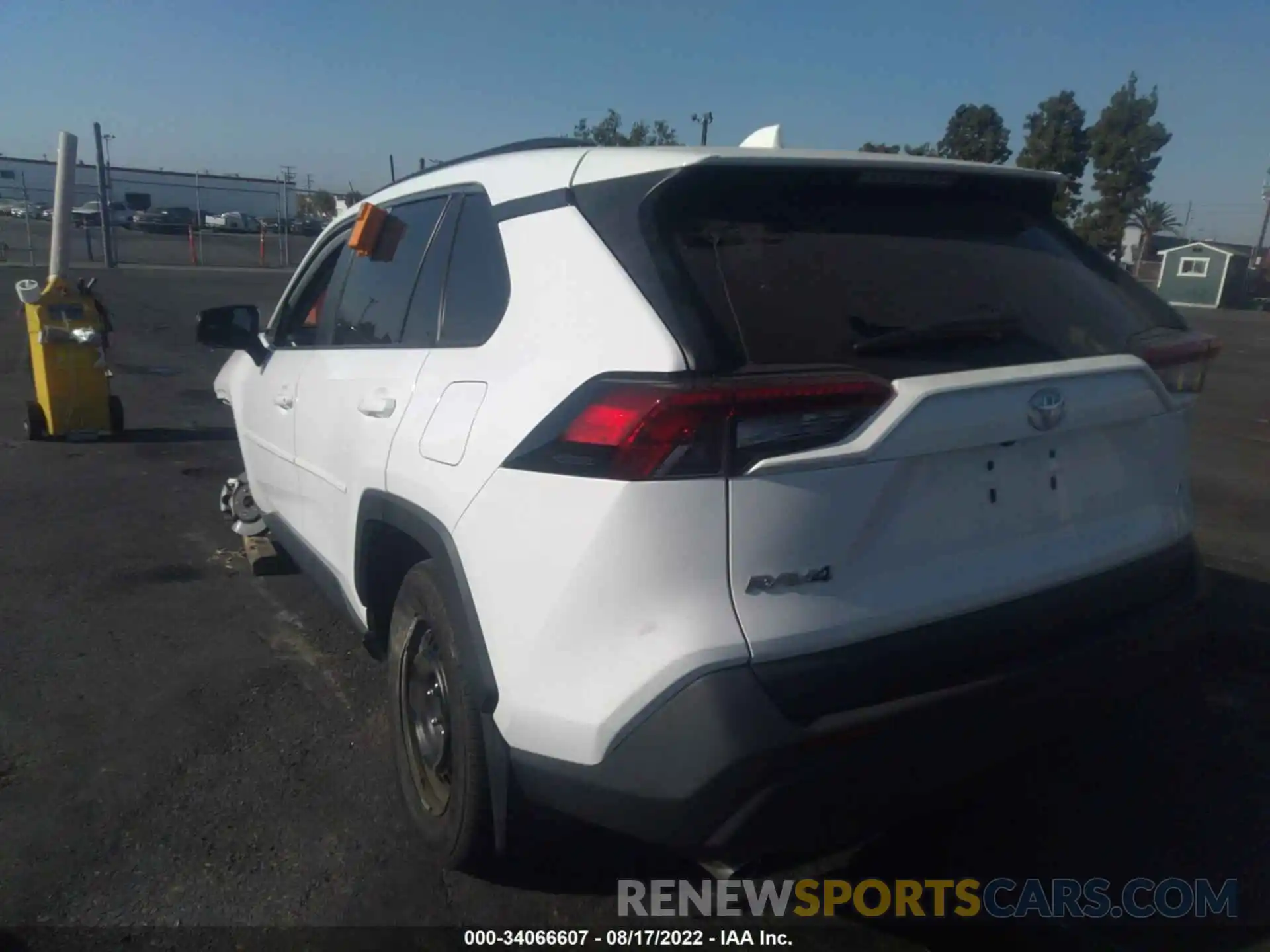 3 Photograph of a damaged car 2T3H1RFV1KC015551 TOYOTA RAV4 2019