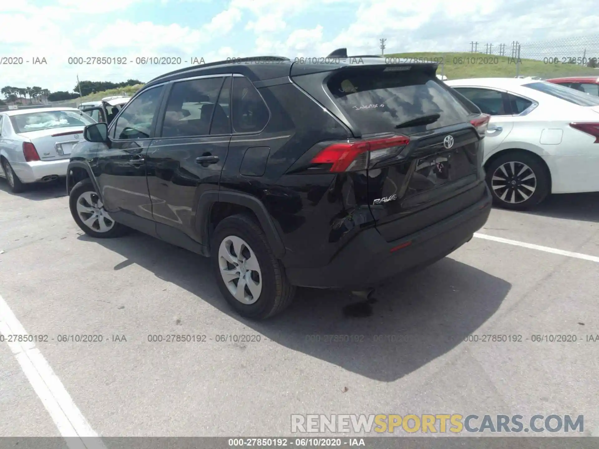 3 Photograph of a damaged car 2T3H1RFV1KC018840 TOYOTA RAV4 2019