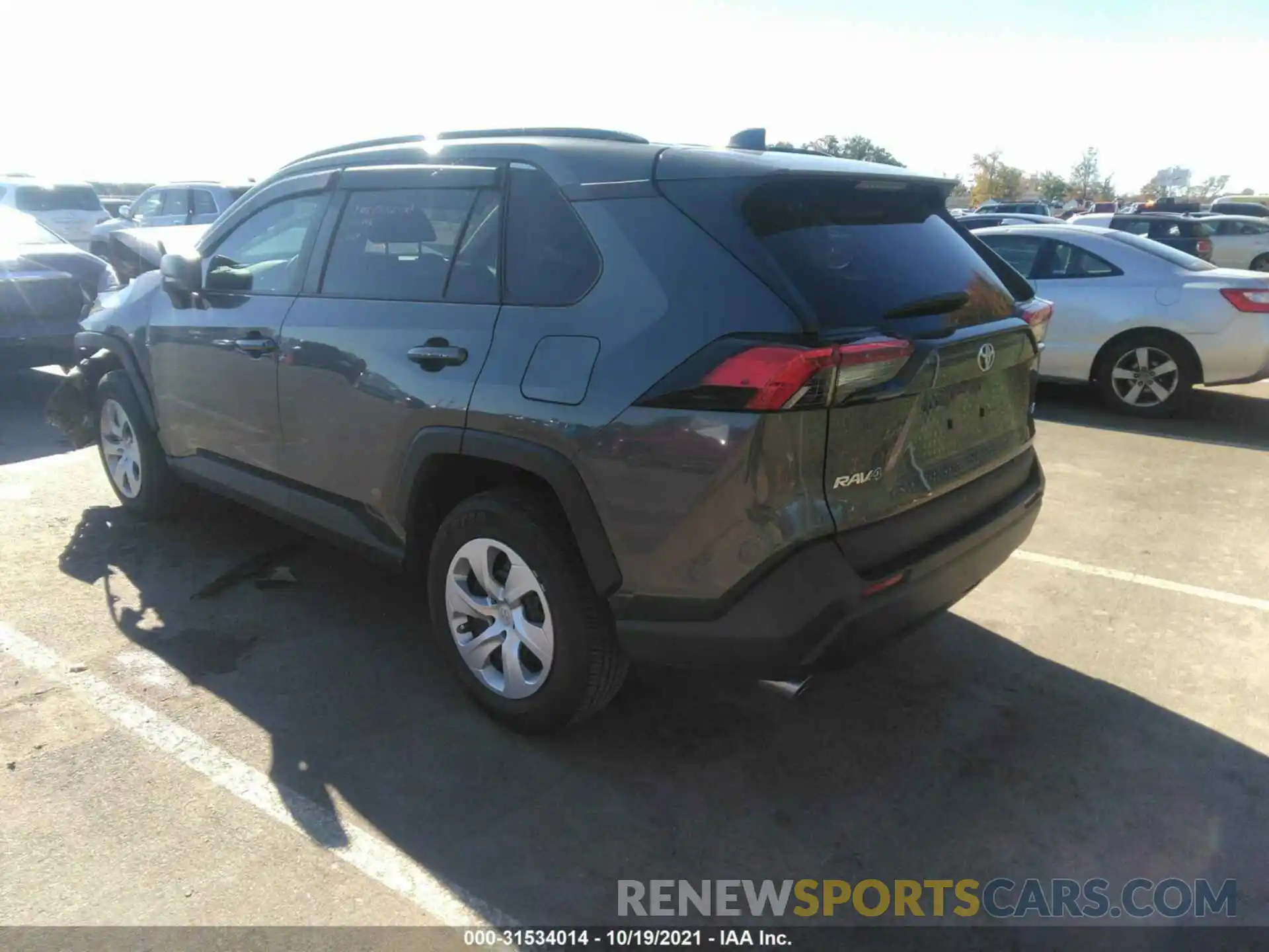 3 Photograph of a damaged car 2T3H1RFV1KC023925 TOYOTA RAV4 2019