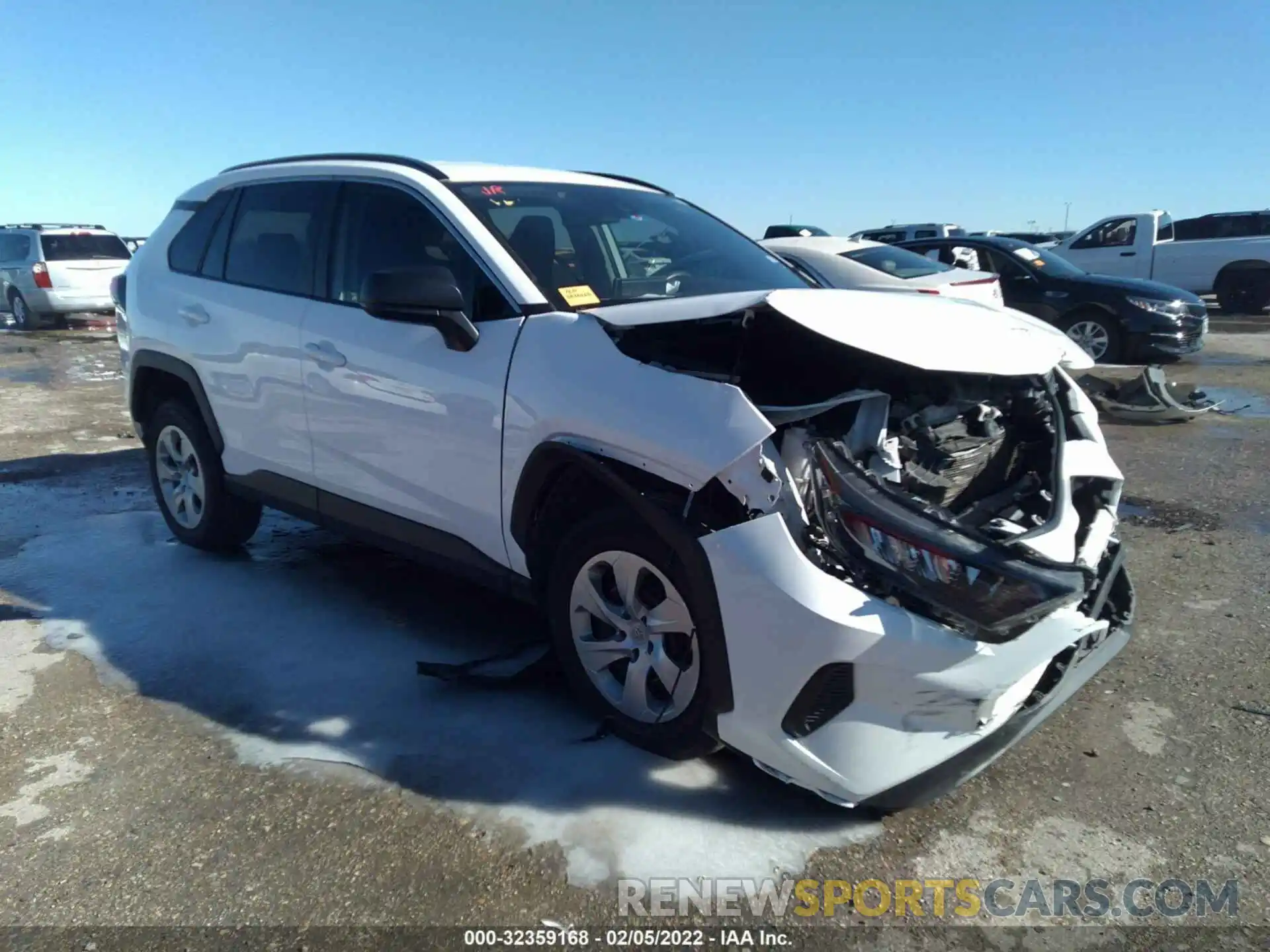 1 Photograph of a damaged car 2T3H1RFV1KC025996 TOYOTA RAV4 2019