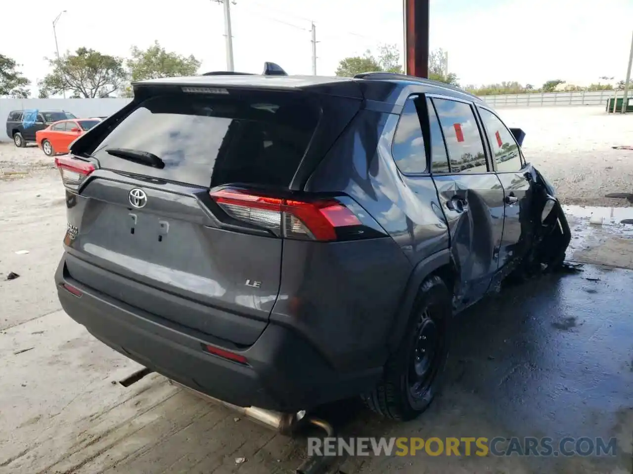 4 Photograph of a damaged car 2T3H1RFV1KC029336 TOYOTA RAV4 2019