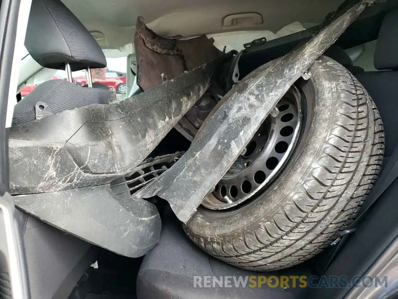 6 Photograph of a damaged car 2T3H1RFV1KC029336 TOYOTA RAV4 2019