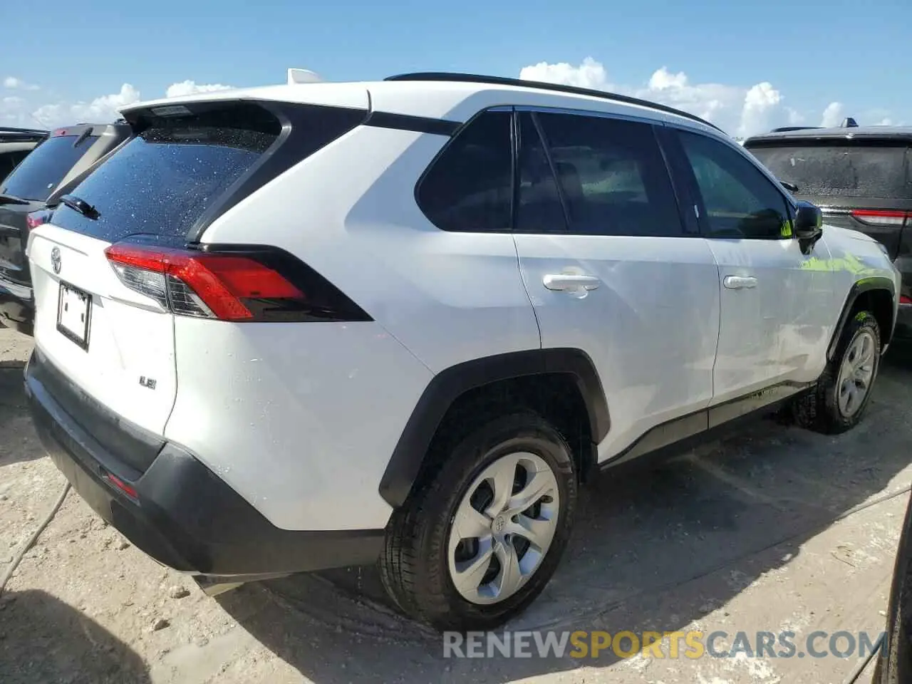 3 Photograph of a damaged car 2T3H1RFV1KC031300 TOYOTA RAV4 2019
