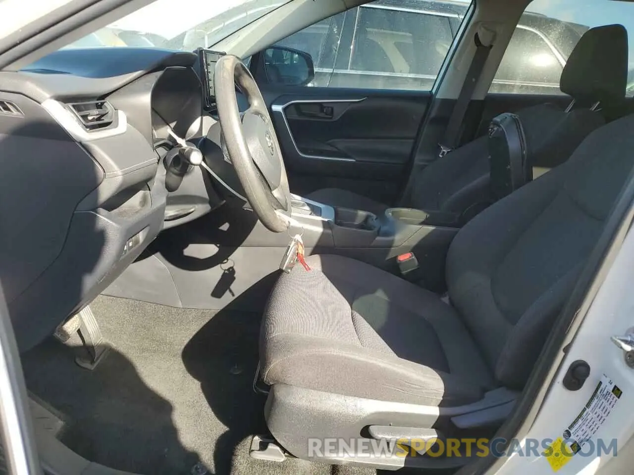 7 Photograph of a damaged car 2T3H1RFV1KC031300 TOYOTA RAV4 2019