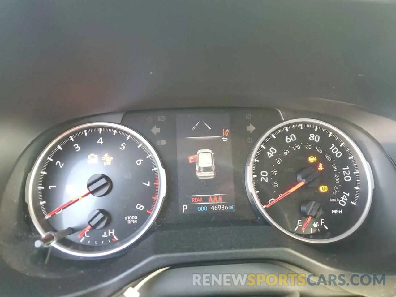 9 Photograph of a damaged car 2T3H1RFV1KC031300 TOYOTA RAV4 2019