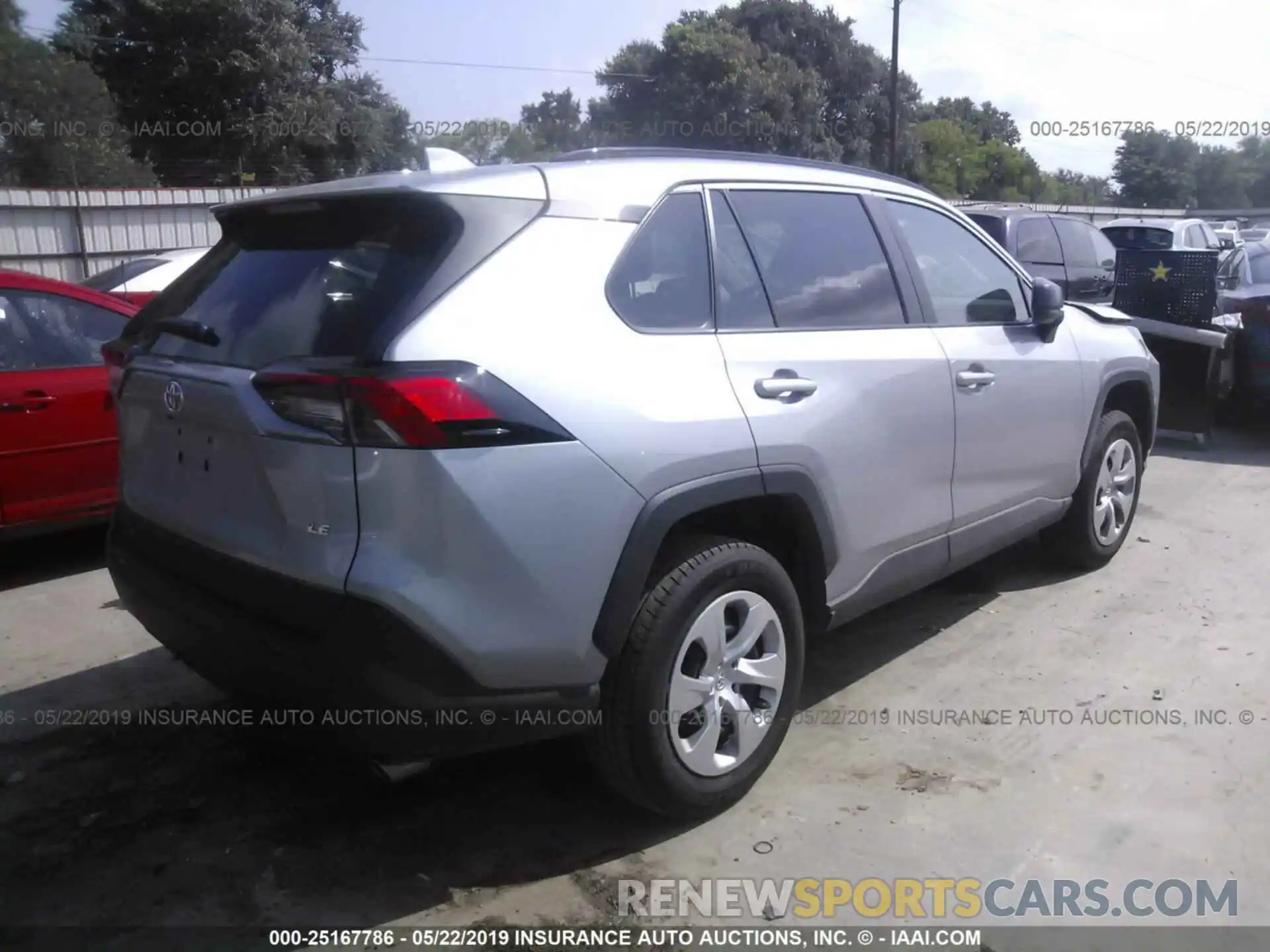 4 Photograph of a damaged car 2T3H1RFV1KW002409 TOYOTA RAV4 2019