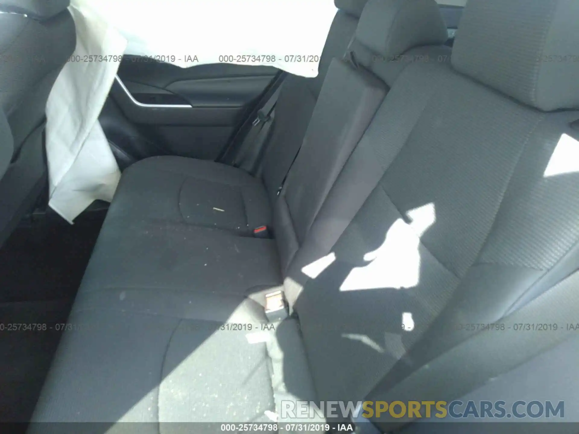 8 Photograph of a damaged car 2T3H1RFV1KW013295 TOYOTA RAV4 2019