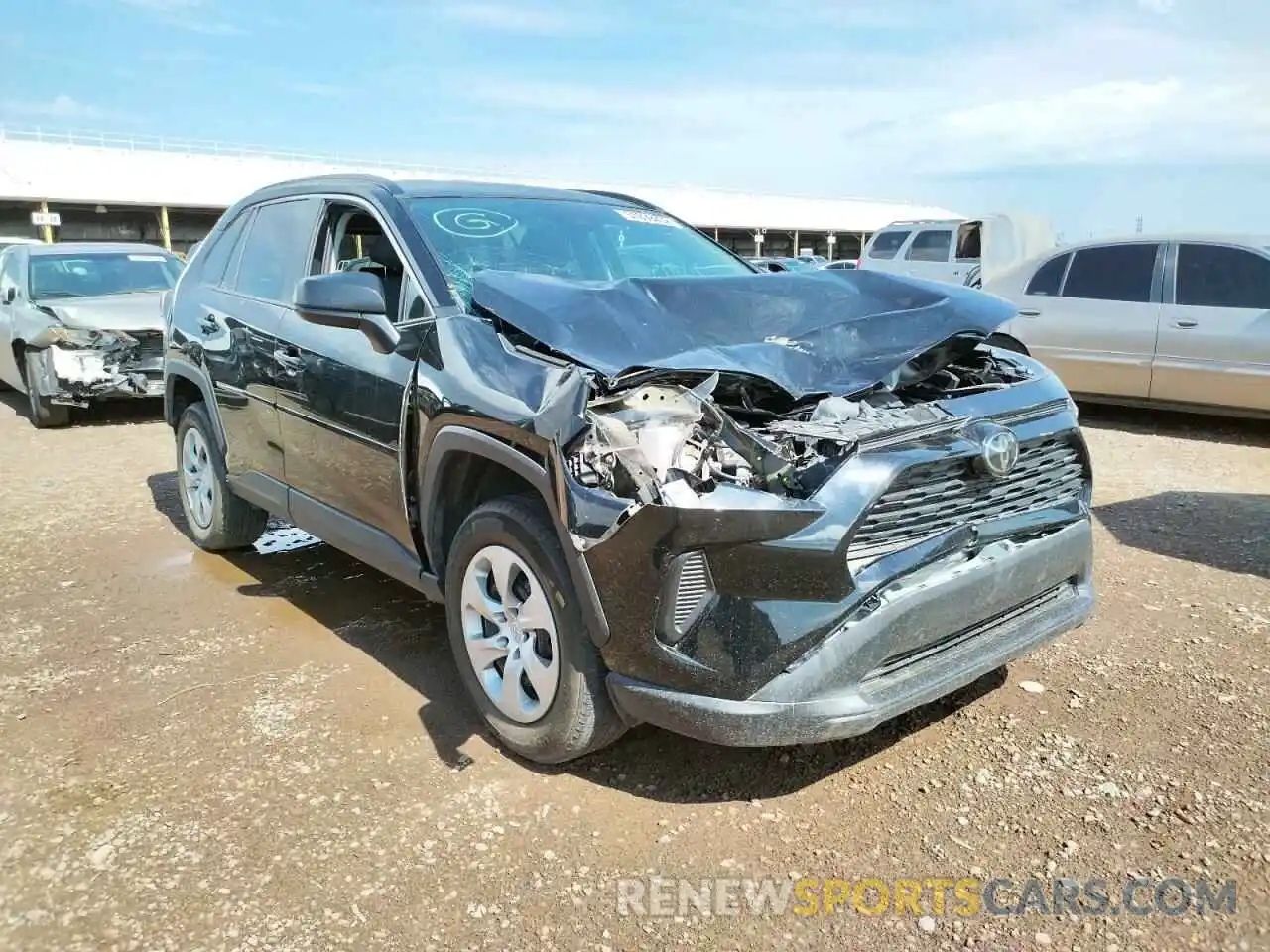 1 Photograph of a damaged car 2T3H1RFV1KW018738 TOYOTA RAV4 2019