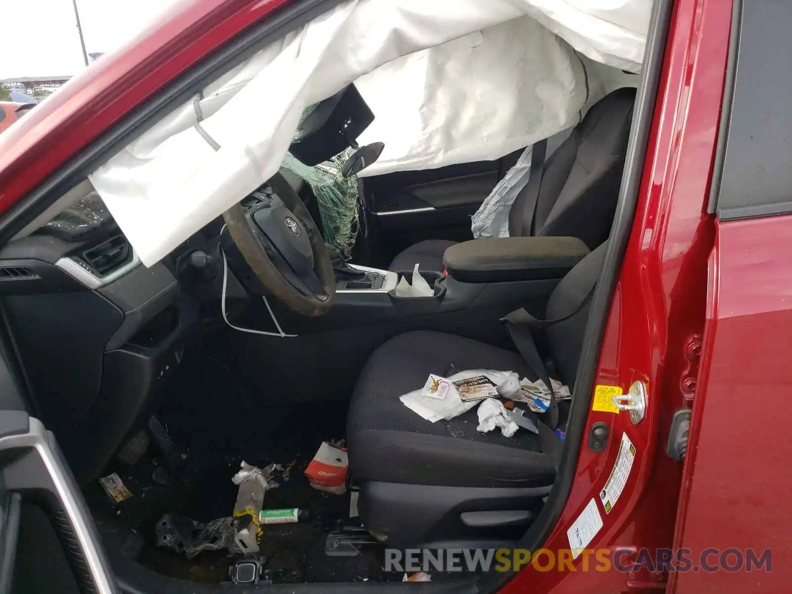 5 Photograph of a damaged car 2T3H1RFV1KW021123 TOYOTA RAV4 2019