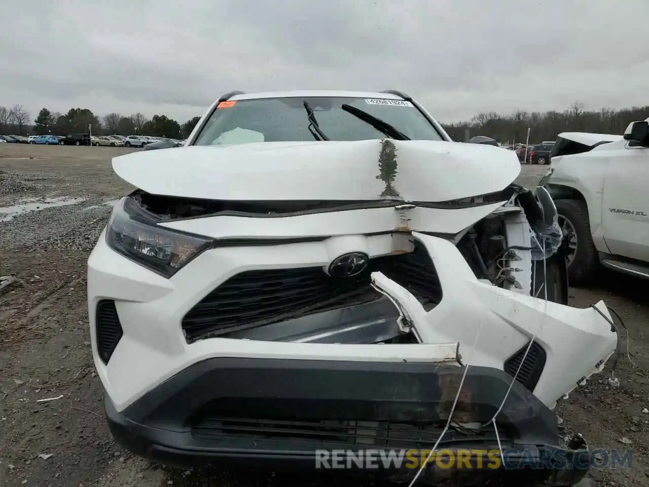 5 Photograph of a damaged car 2T3H1RFV1KW023891 TOYOTA RAV4 2019