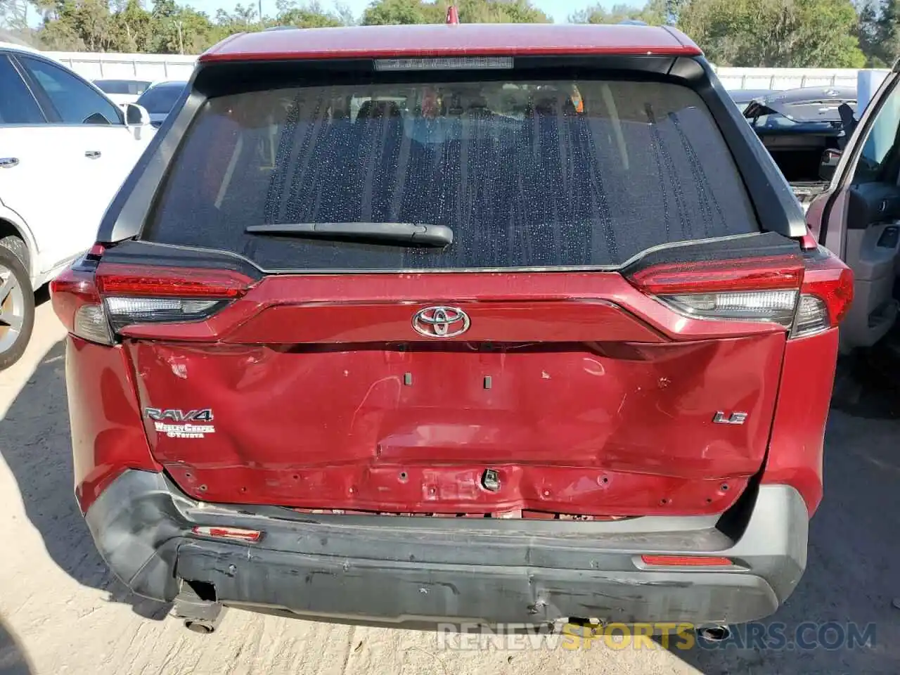 6 Photograph of a damaged car 2T3H1RFV1KW036205 TOYOTA RAV4 2019