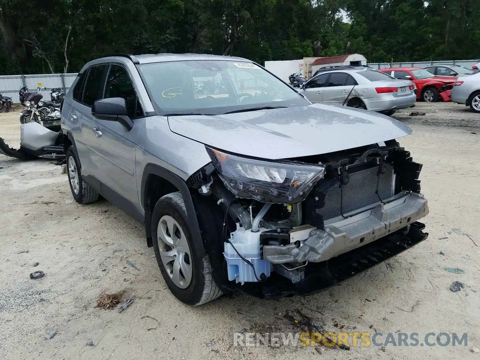 1 Photograph of a damaged car 2T3H1RFV1KW040576 TOYOTA RAV4 2019