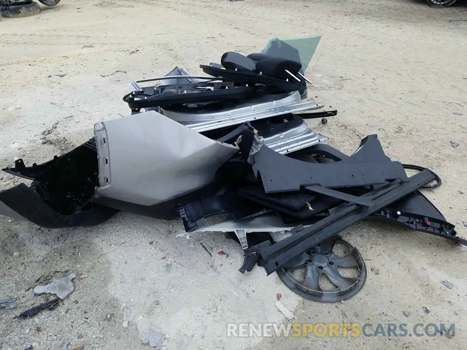 9 Photograph of a damaged car 2T3H1RFV1KW040576 TOYOTA RAV4 2019