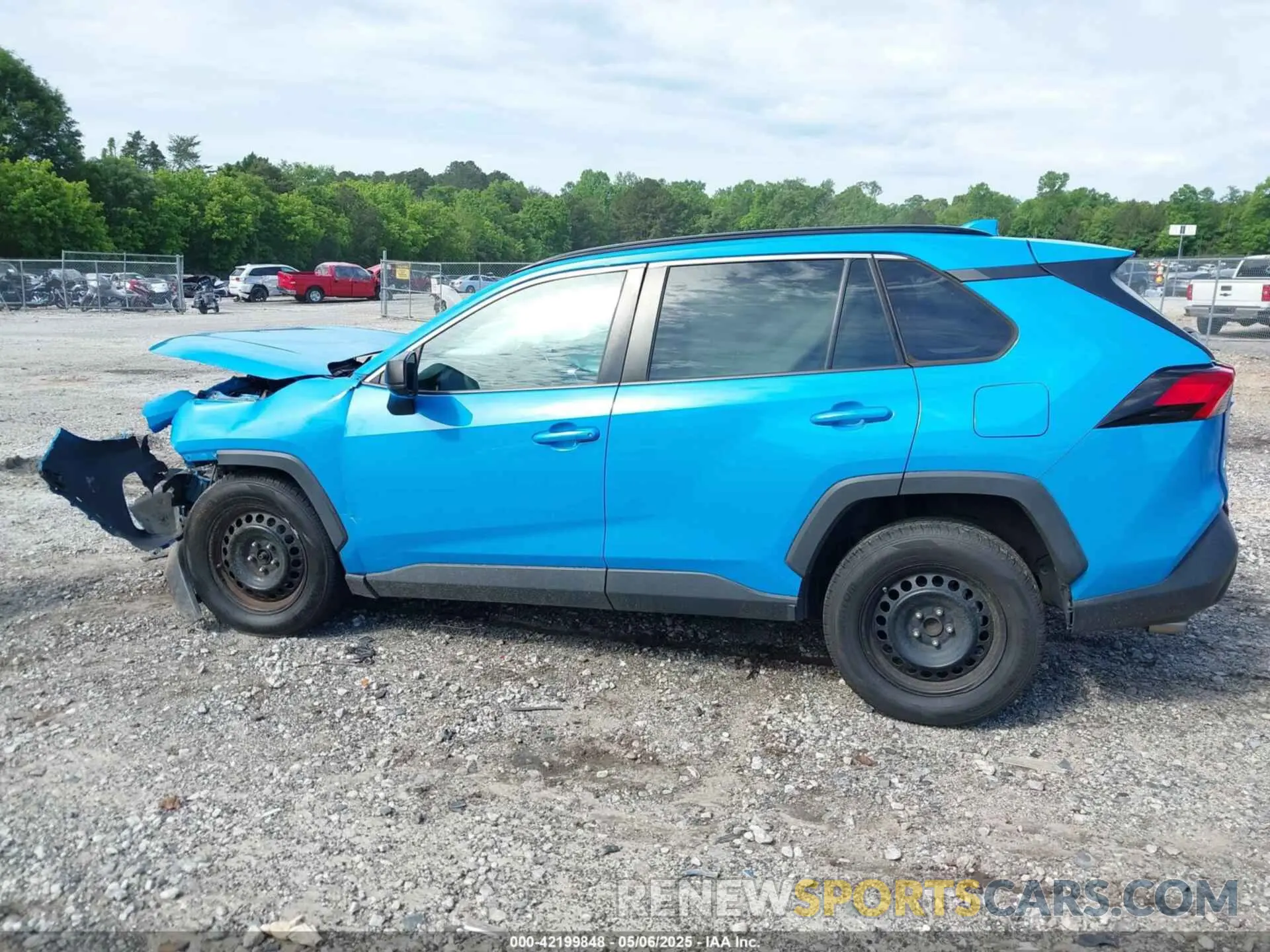 13 Photograph of a damaged car 2T3H1RFV1KW041937 TOYOTA RAV4 2019