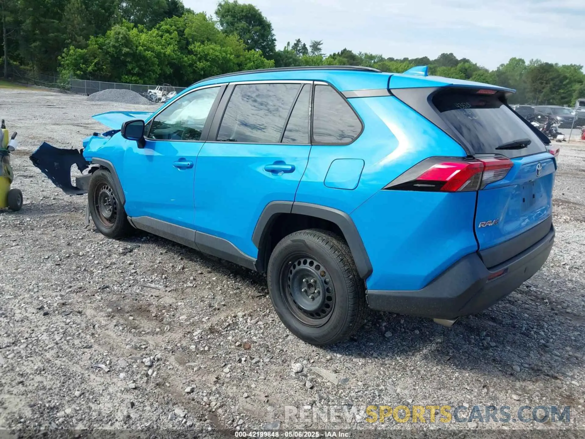 3 Photograph of a damaged car 2T3H1RFV1KW041937 TOYOTA RAV4 2019