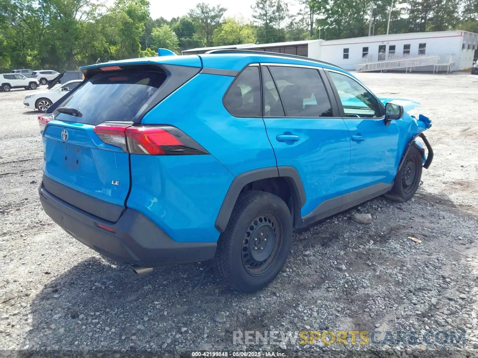 4 Photograph of a damaged car 2T3H1RFV1KW041937 TOYOTA RAV4 2019