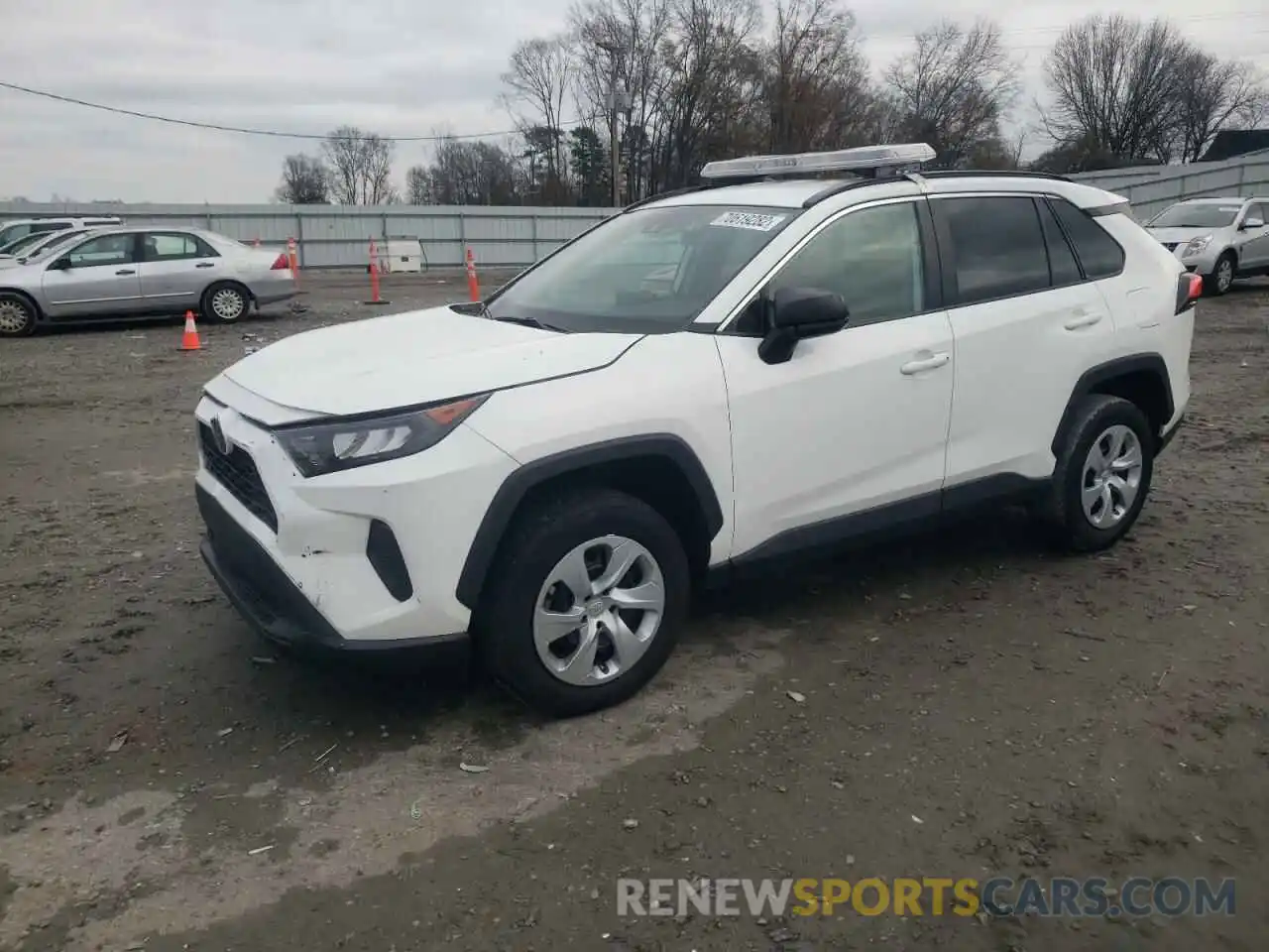 1 Photograph of a damaged car 2T3H1RFV1KW042845 TOYOTA RAV4 2019