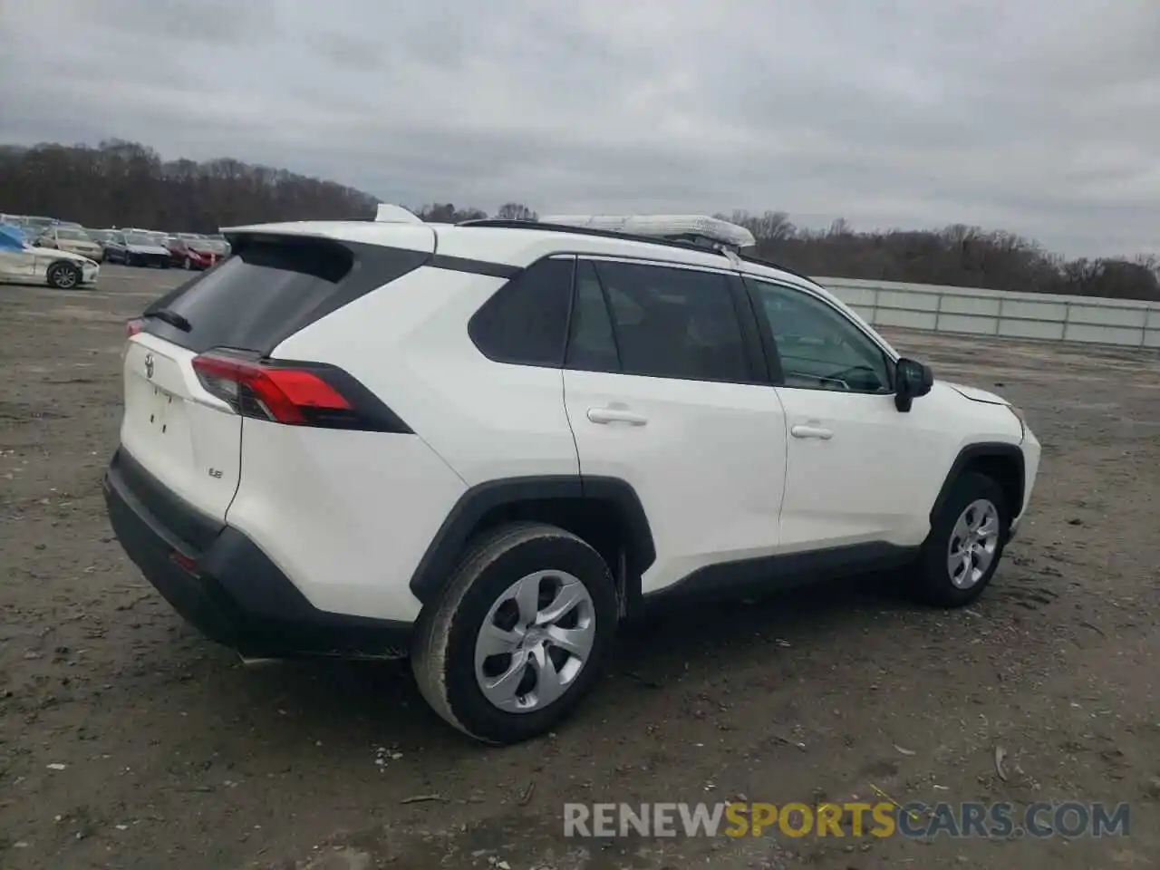 3 Photograph of a damaged car 2T3H1RFV1KW042845 TOYOTA RAV4 2019