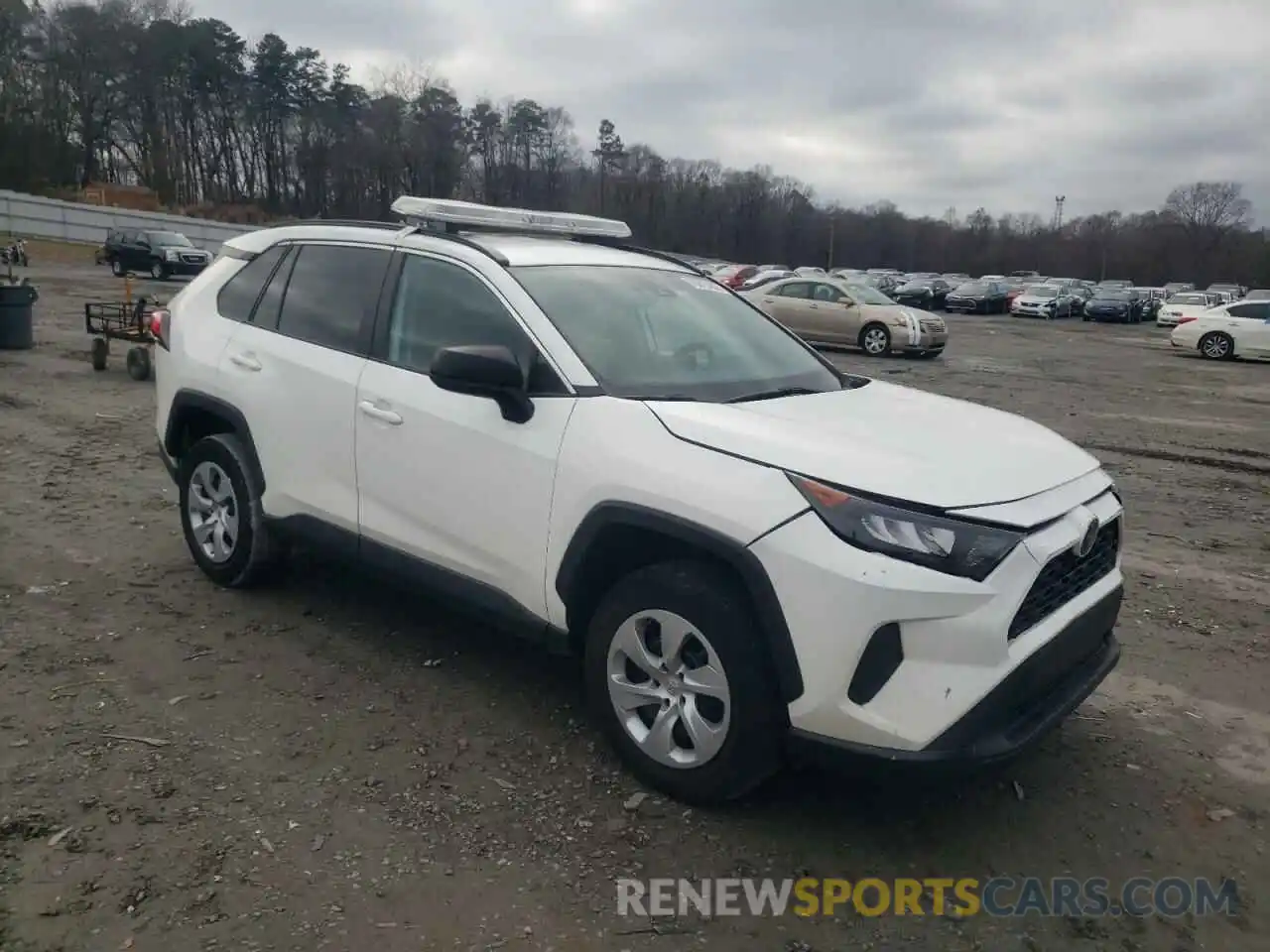 4 Photograph of a damaged car 2T3H1RFV1KW042845 TOYOTA RAV4 2019