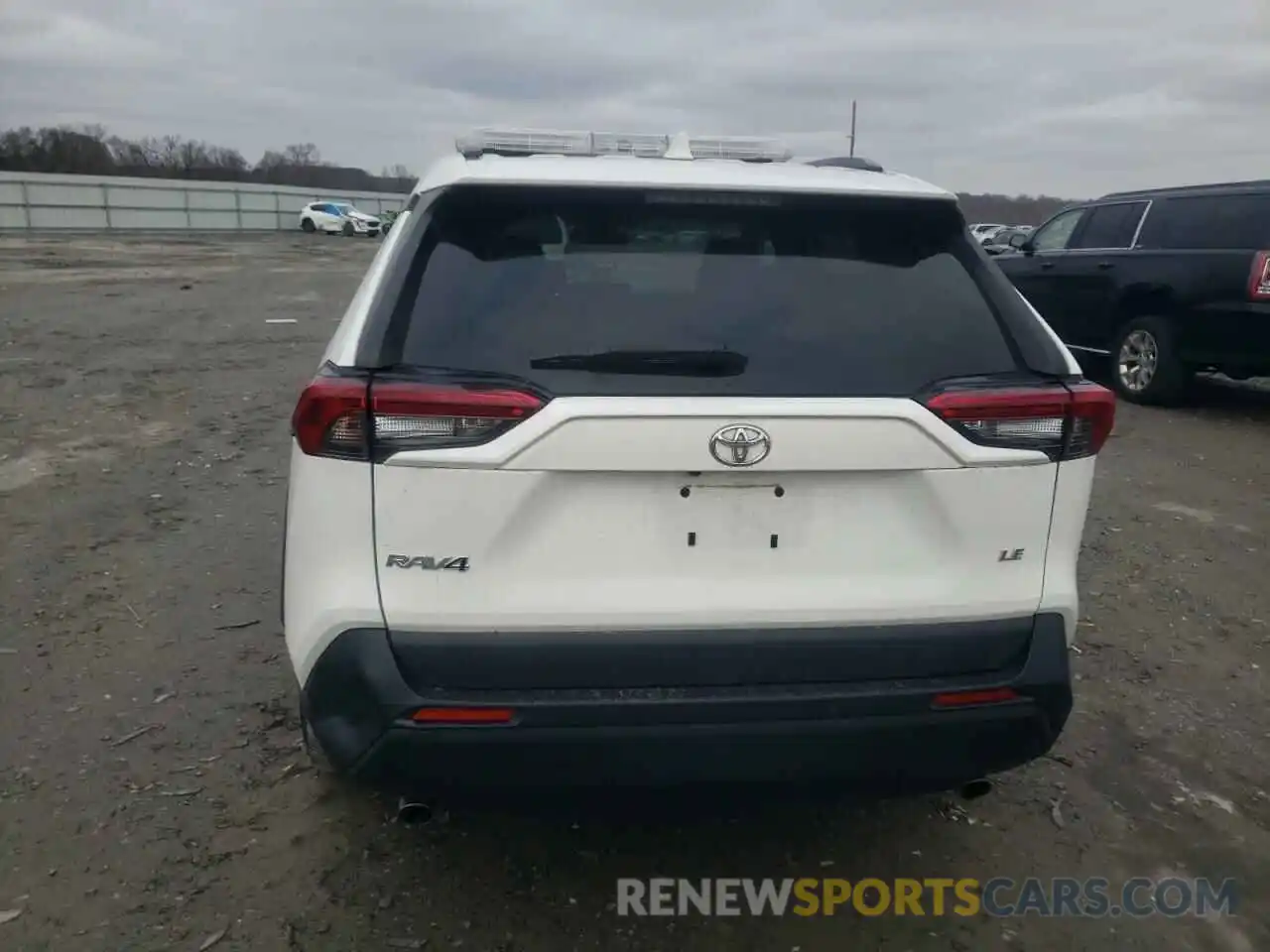 6 Photograph of a damaged car 2T3H1RFV1KW042845 TOYOTA RAV4 2019