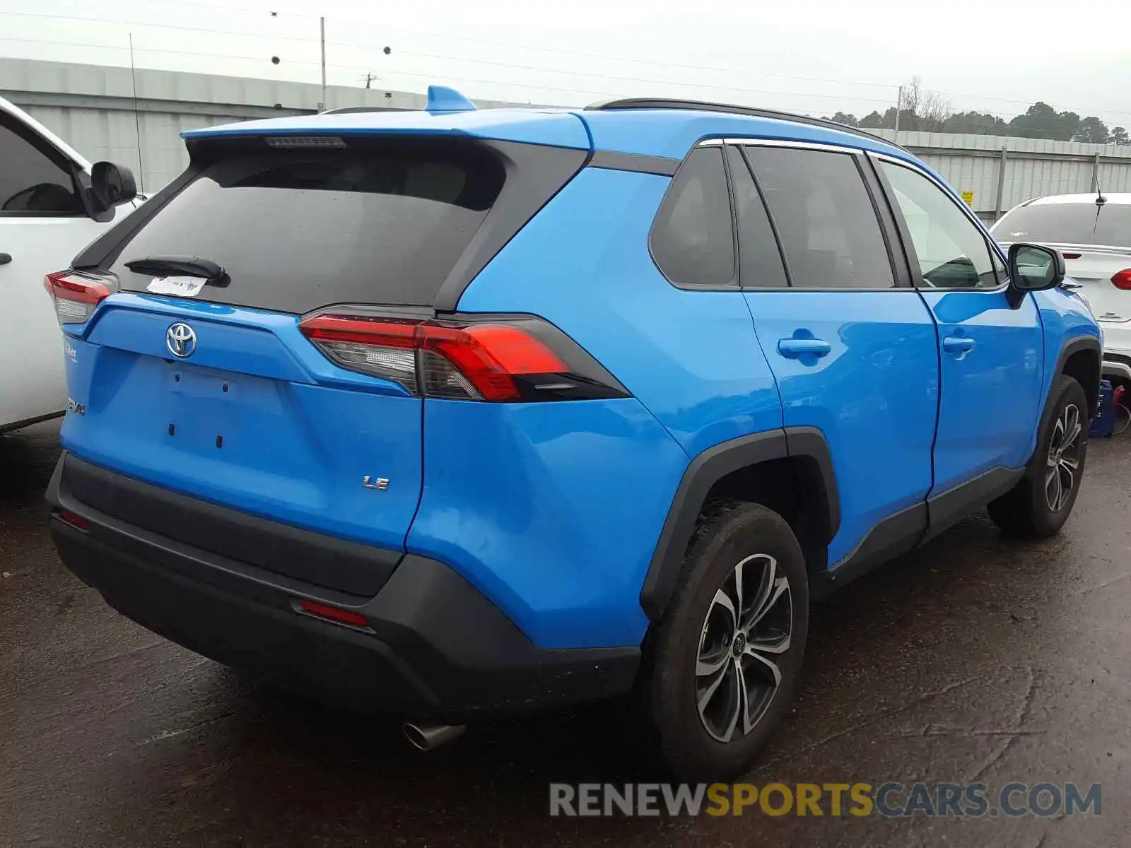 4 Photograph of a damaged car 2T3H1RFV1KW045549 TOYOTA RAV4 2019