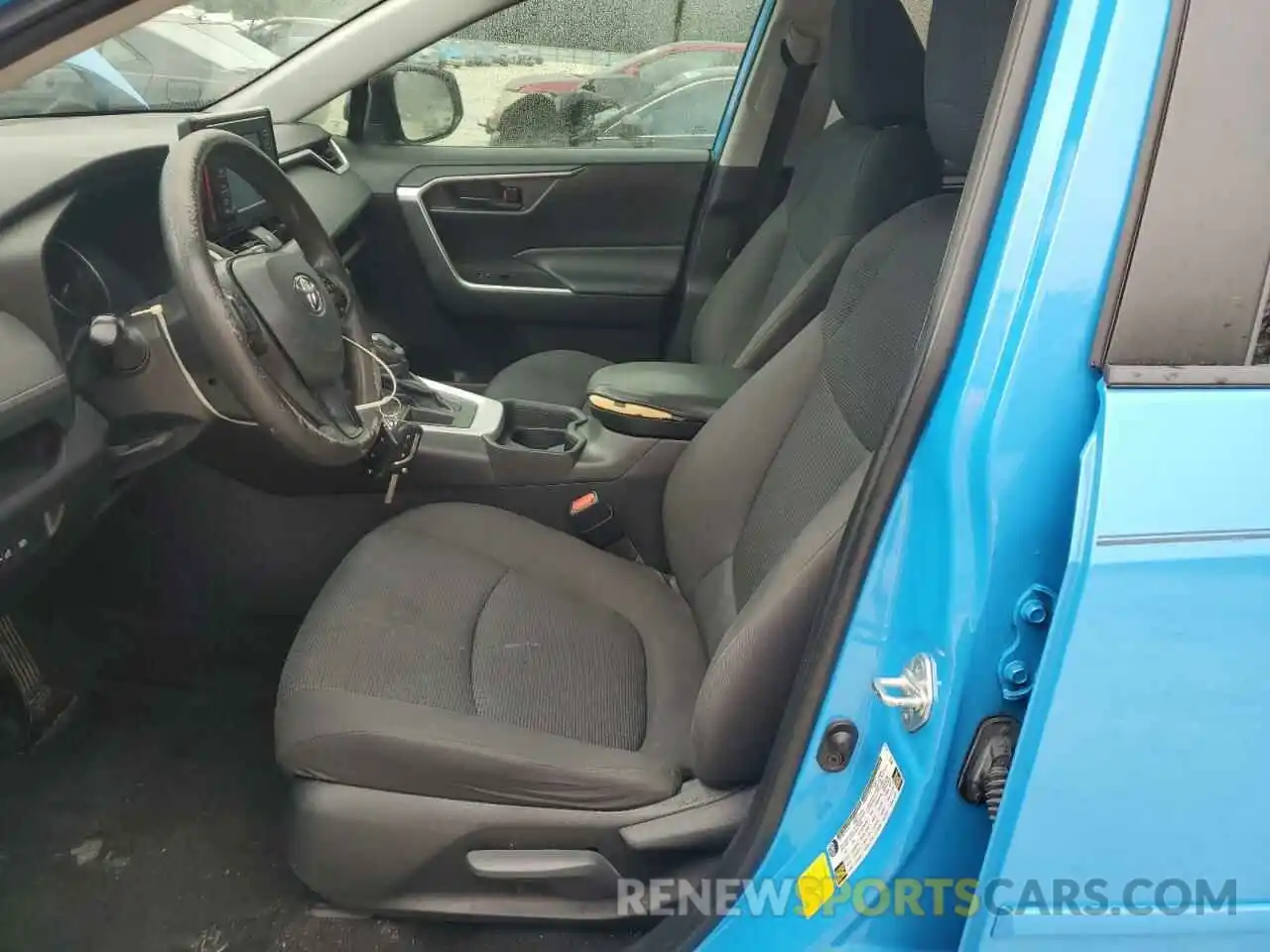 7 Photograph of a damaged car 2T3H1RFV1KW048208 TOYOTA RAV4 2019