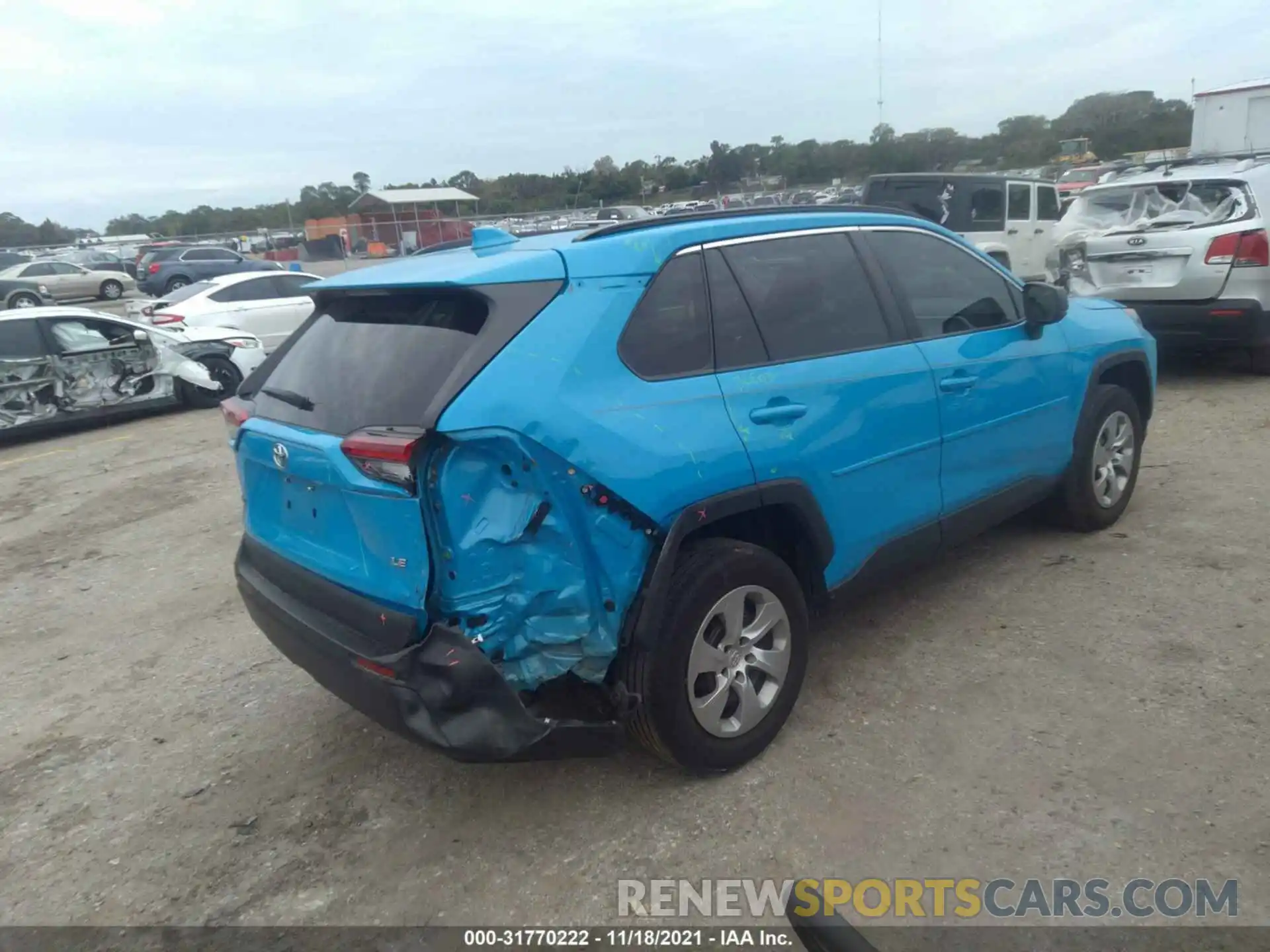 4 Photograph of a damaged car 2T3H1RFV1KW048452 TOYOTA RAV4 2019