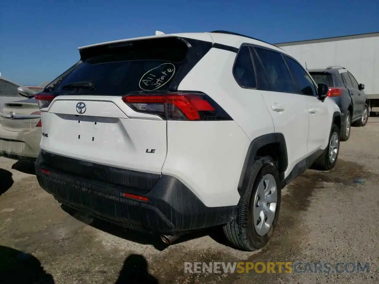 4 Photograph of a damaged car 2T3H1RFV1KW055188 TOYOTA RAV4 2019