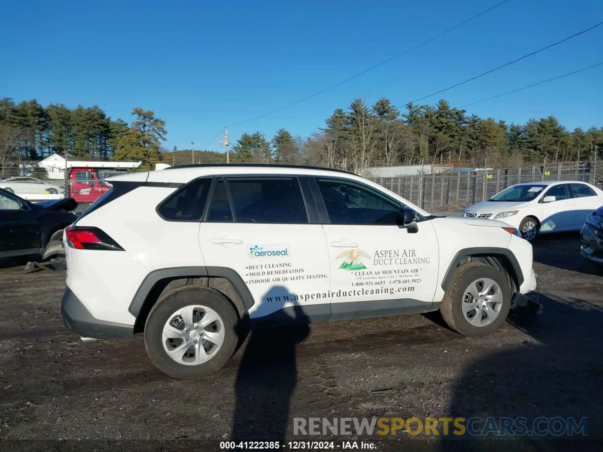13 Photograph of a damaged car 2T3H1RFV1KW055286 TOYOTA RAV4 2019