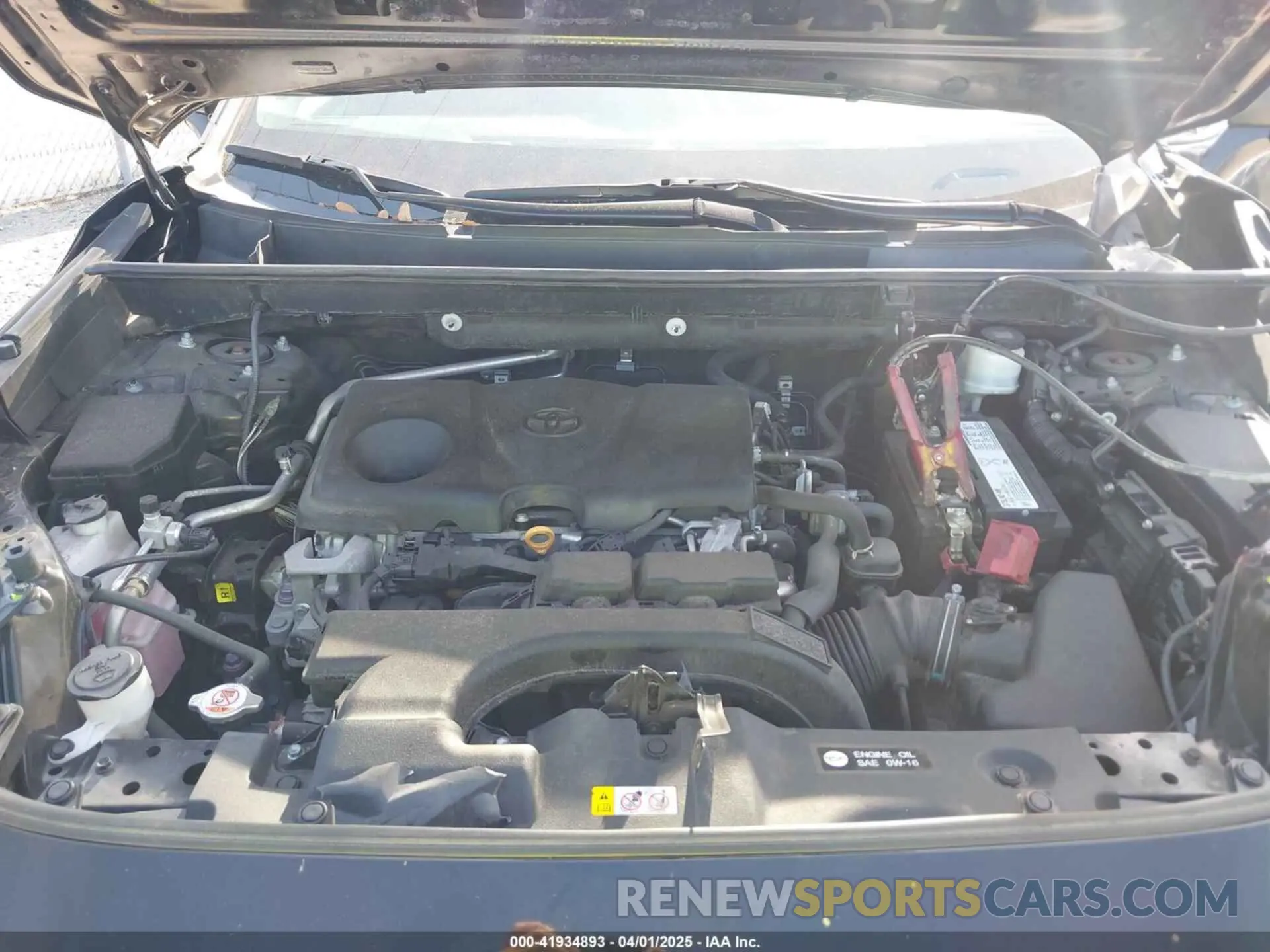 10 Photograph of a damaged car 2T3H1RFV2KC003604 TOYOTA RAV4 2019