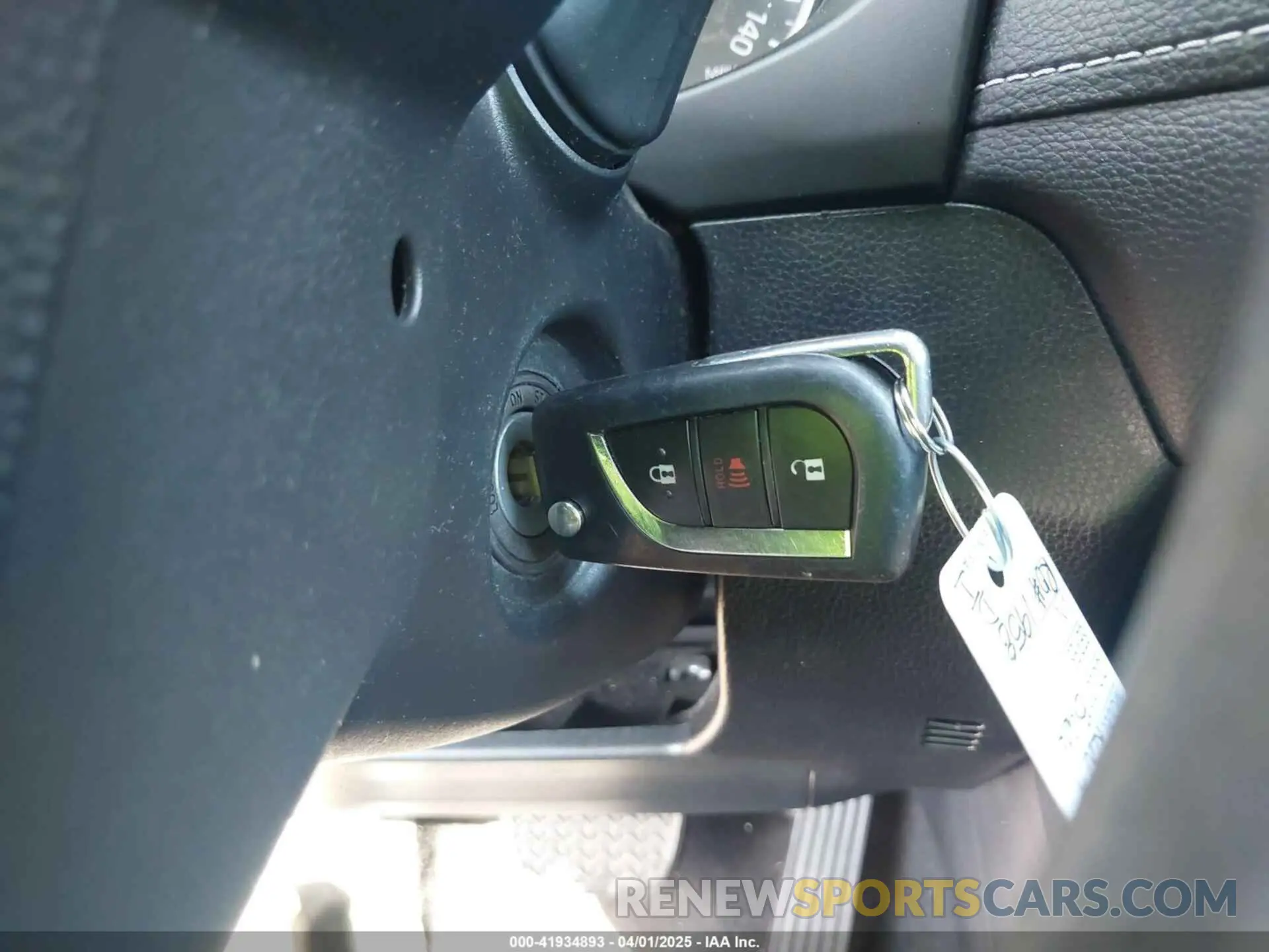 11 Photograph of a damaged car 2T3H1RFV2KC003604 TOYOTA RAV4 2019