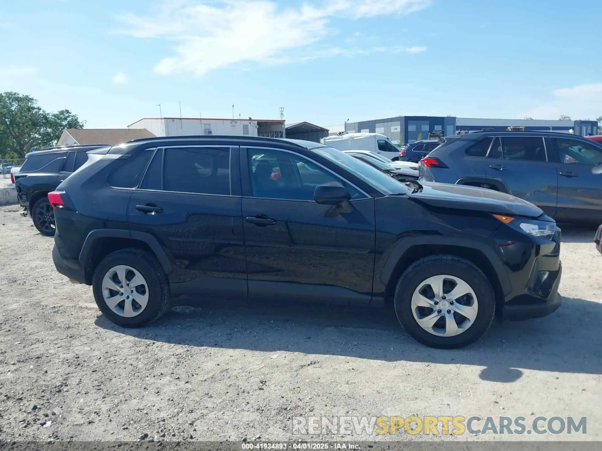 14 Photograph of a damaged car 2T3H1RFV2KC003604 TOYOTA RAV4 2019