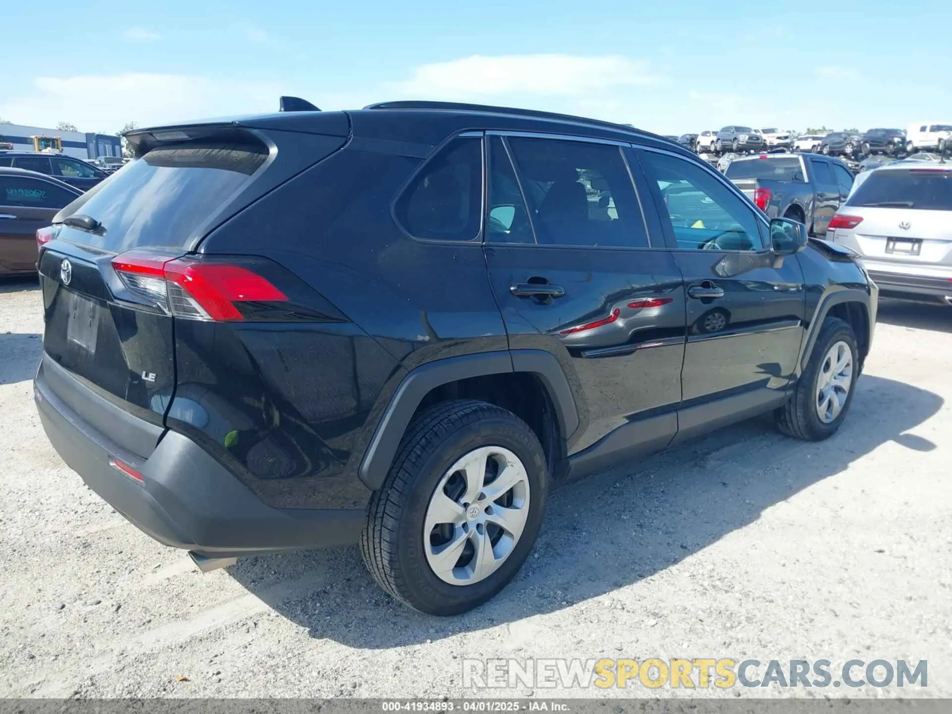 4 Photograph of a damaged car 2T3H1RFV2KC003604 TOYOTA RAV4 2019