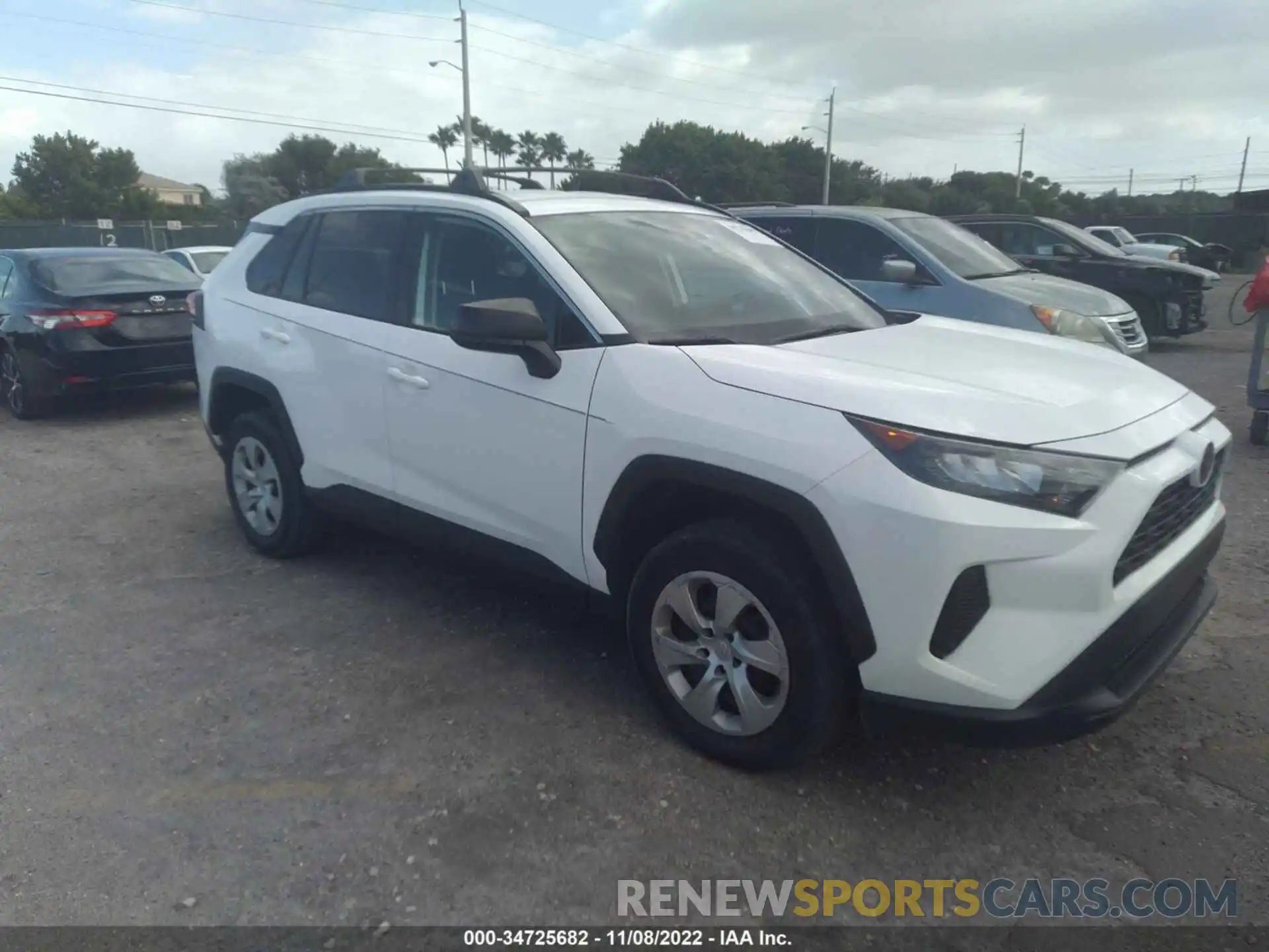 1 Photograph of a damaged car 2T3H1RFV2KC005482 TOYOTA RAV4 2019