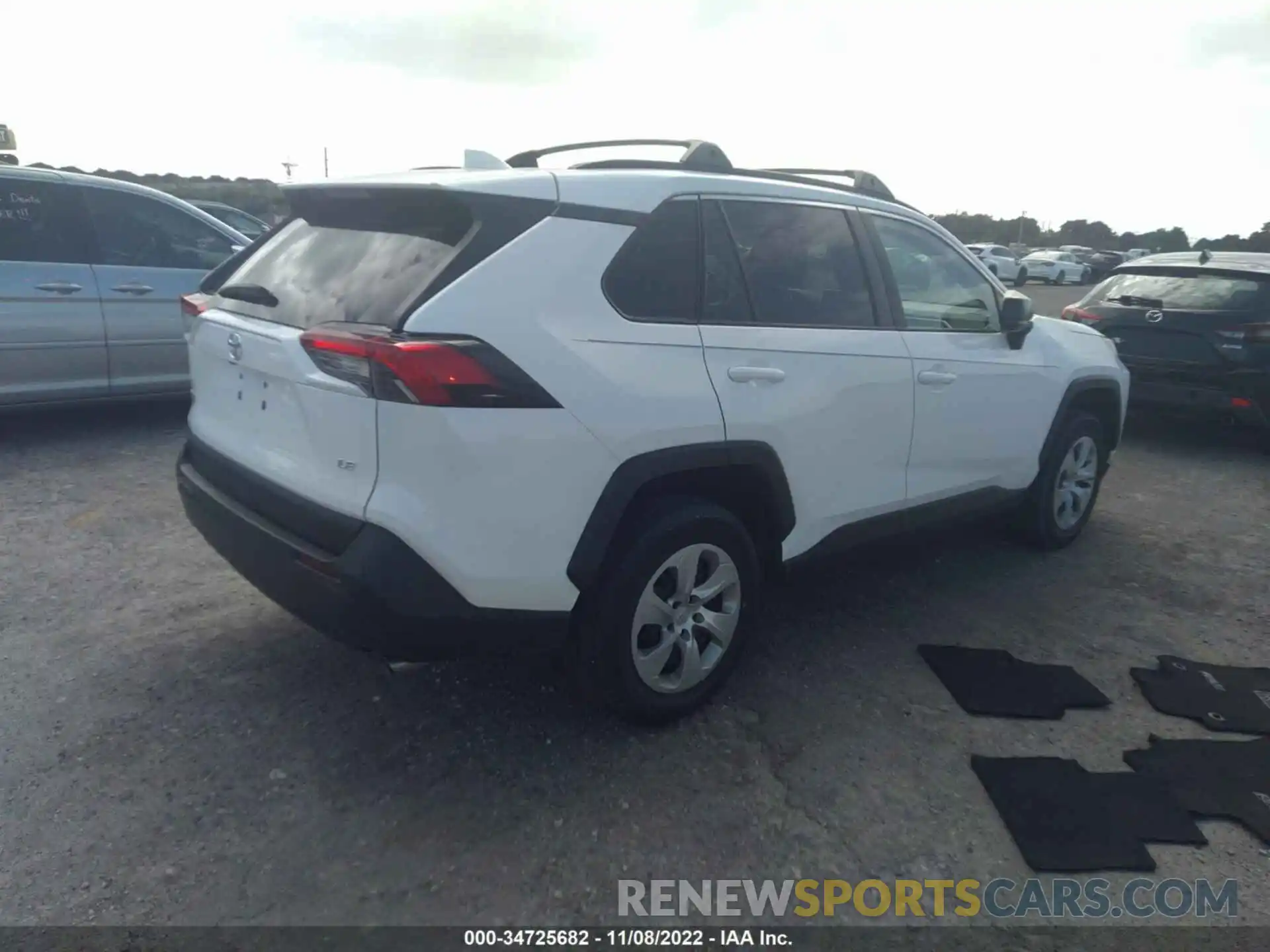 4 Photograph of a damaged car 2T3H1RFV2KC005482 TOYOTA RAV4 2019