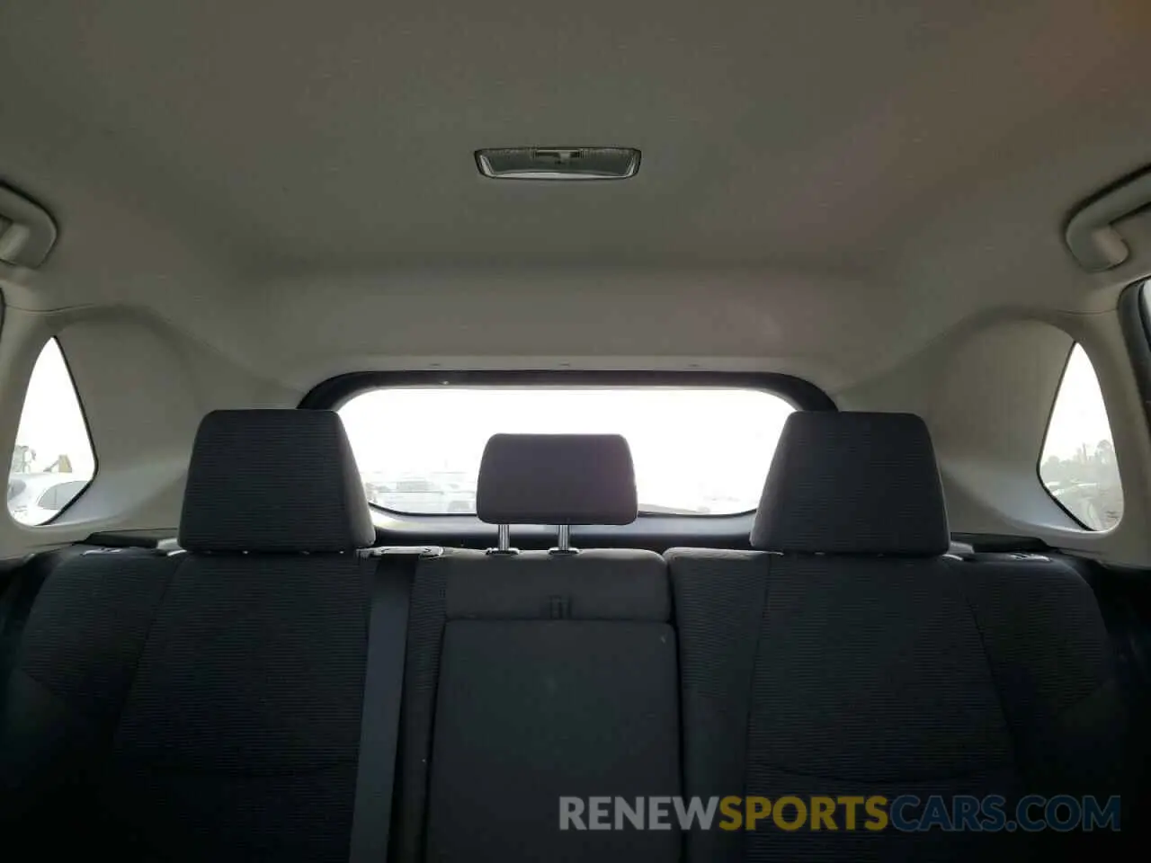 10 Photograph of a damaged car 2T3H1RFV2KC009757 TOYOTA RAV4 2019