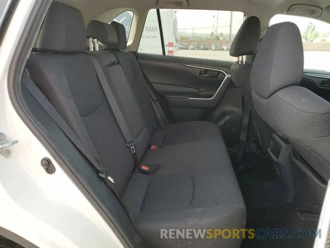 11 Photograph of a damaged car 2T3H1RFV2KC009757 TOYOTA RAV4 2019