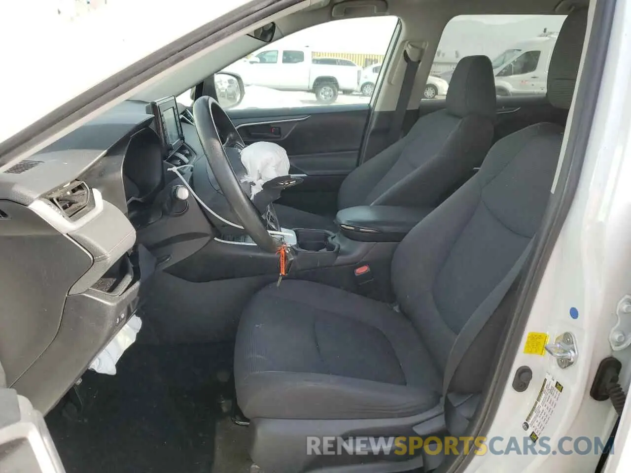 7 Photograph of a damaged car 2T3H1RFV2KC009757 TOYOTA RAV4 2019