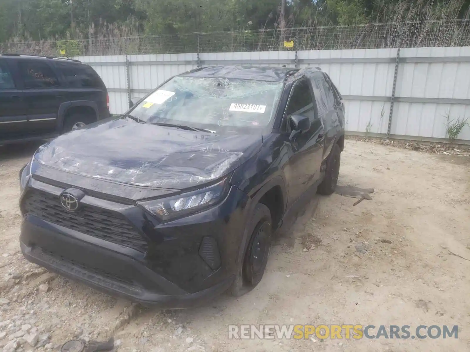 2 Photograph of a damaged car 2T3H1RFV2KC016756 TOYOTA RAV4 2019