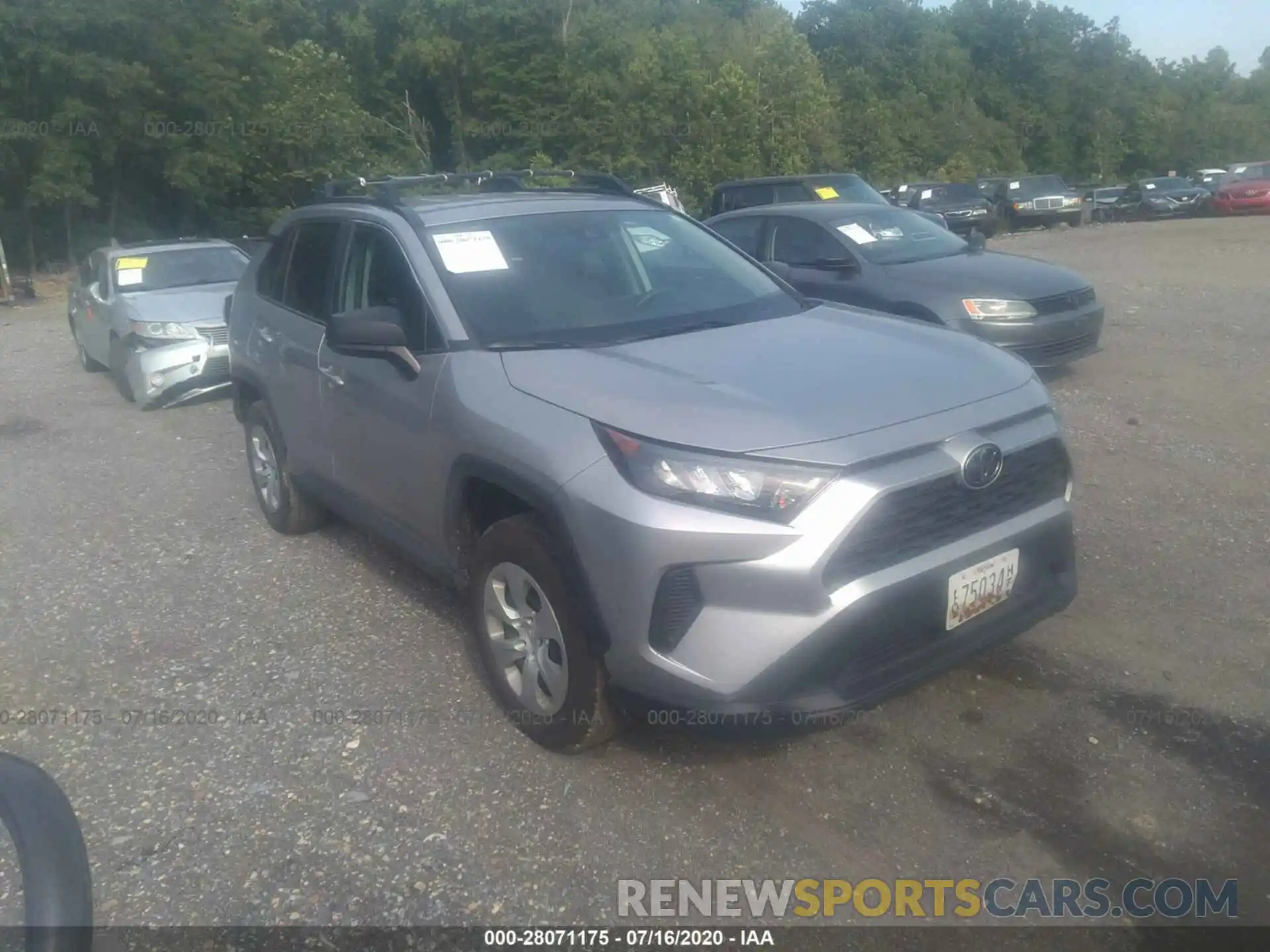 1 Photograph of a damaged car 2T3H1RFV2KC021259 TOYOTA RAV4 2019