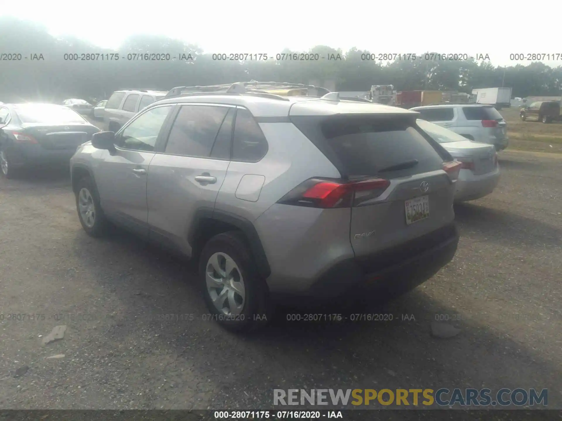 3 Photograph of a damaged car 2T3H1RFV2KC021259 TOYOTA RAV4 2019