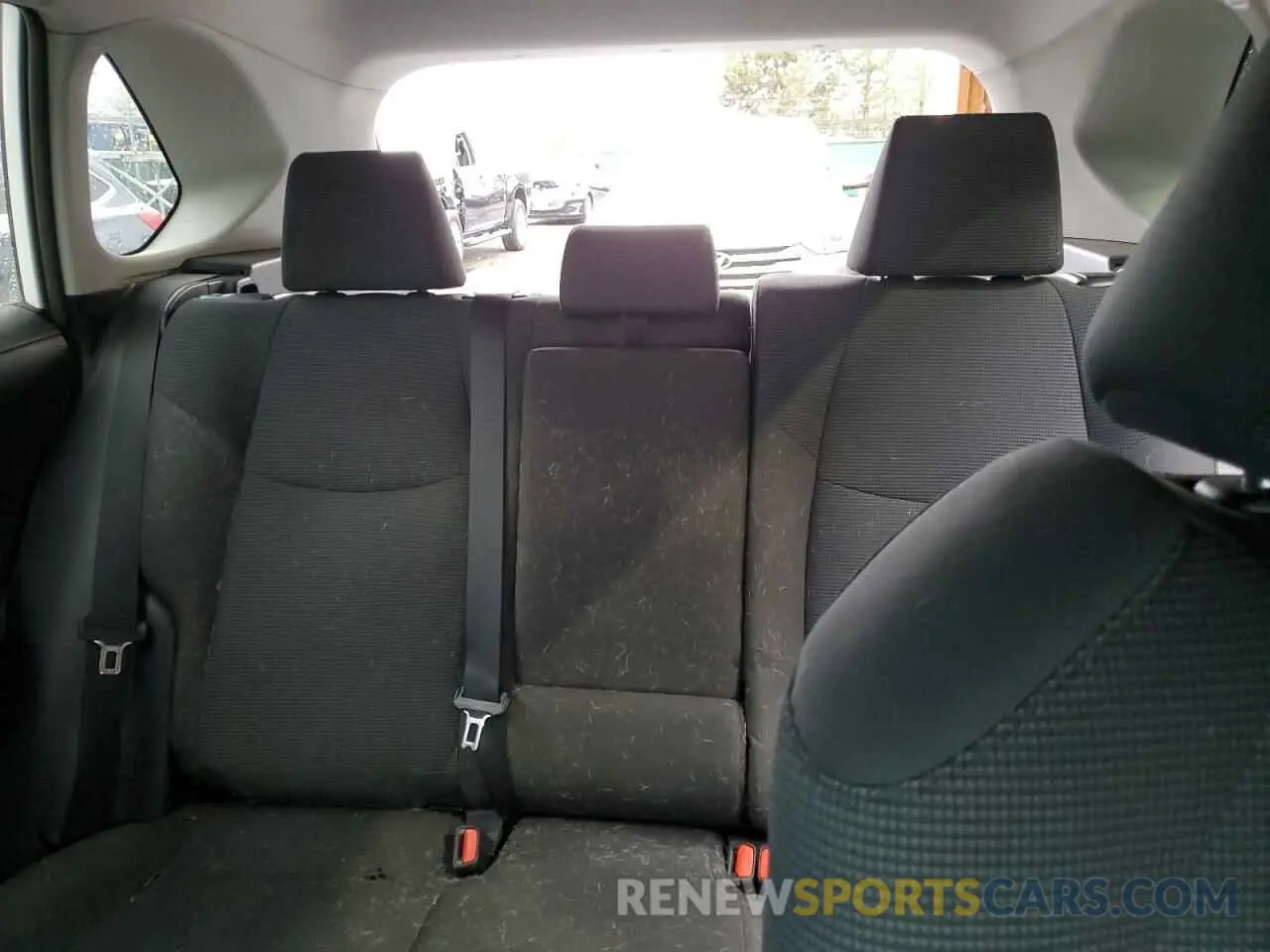 10 Photograph of a damaged car 2T3H1RFV2KC027322 TOYOTA RAV4 2019